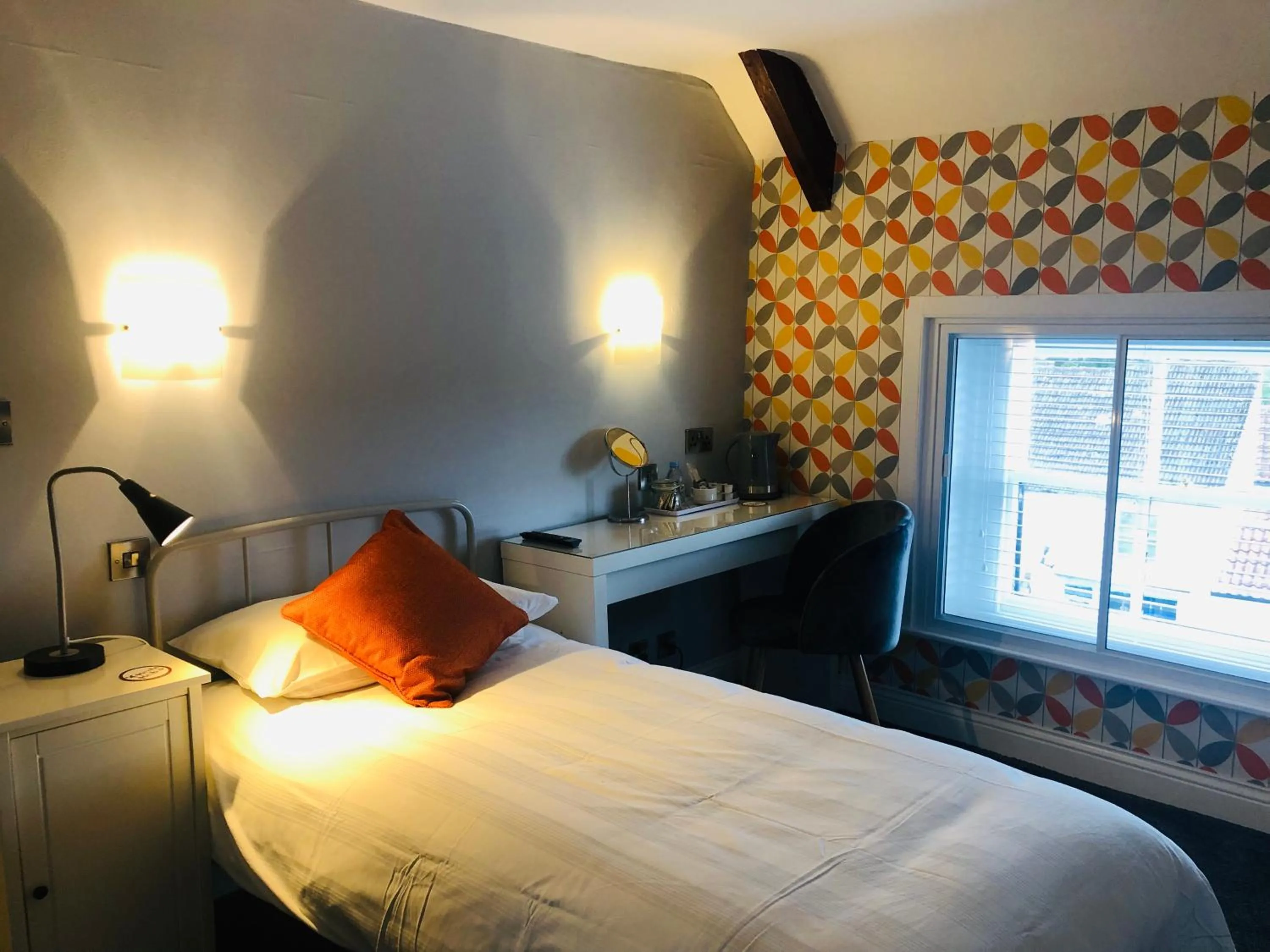 Bedroom, Bed in Hardwick Arms Hotel