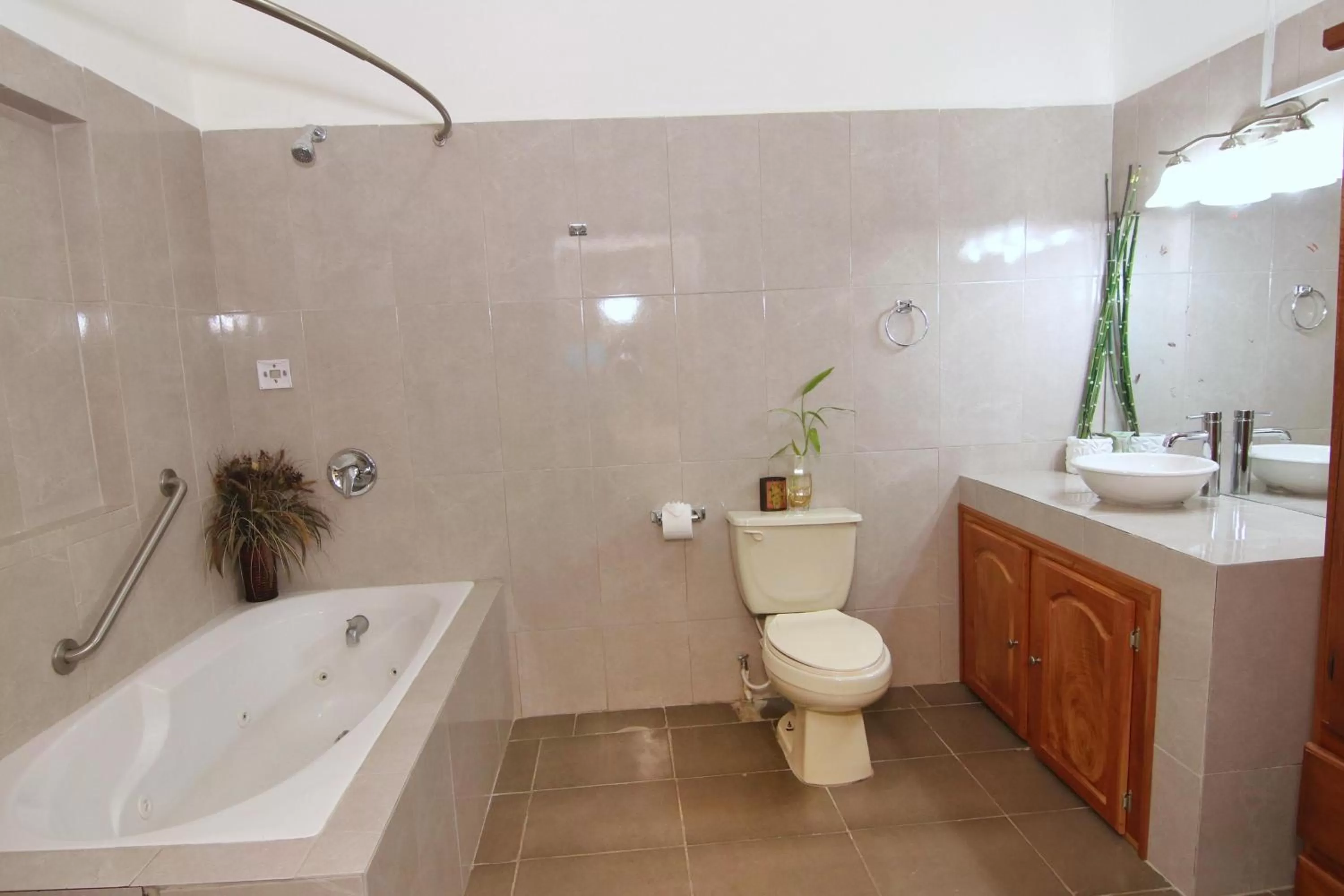 Bathroom in Rainforest Haven Inn