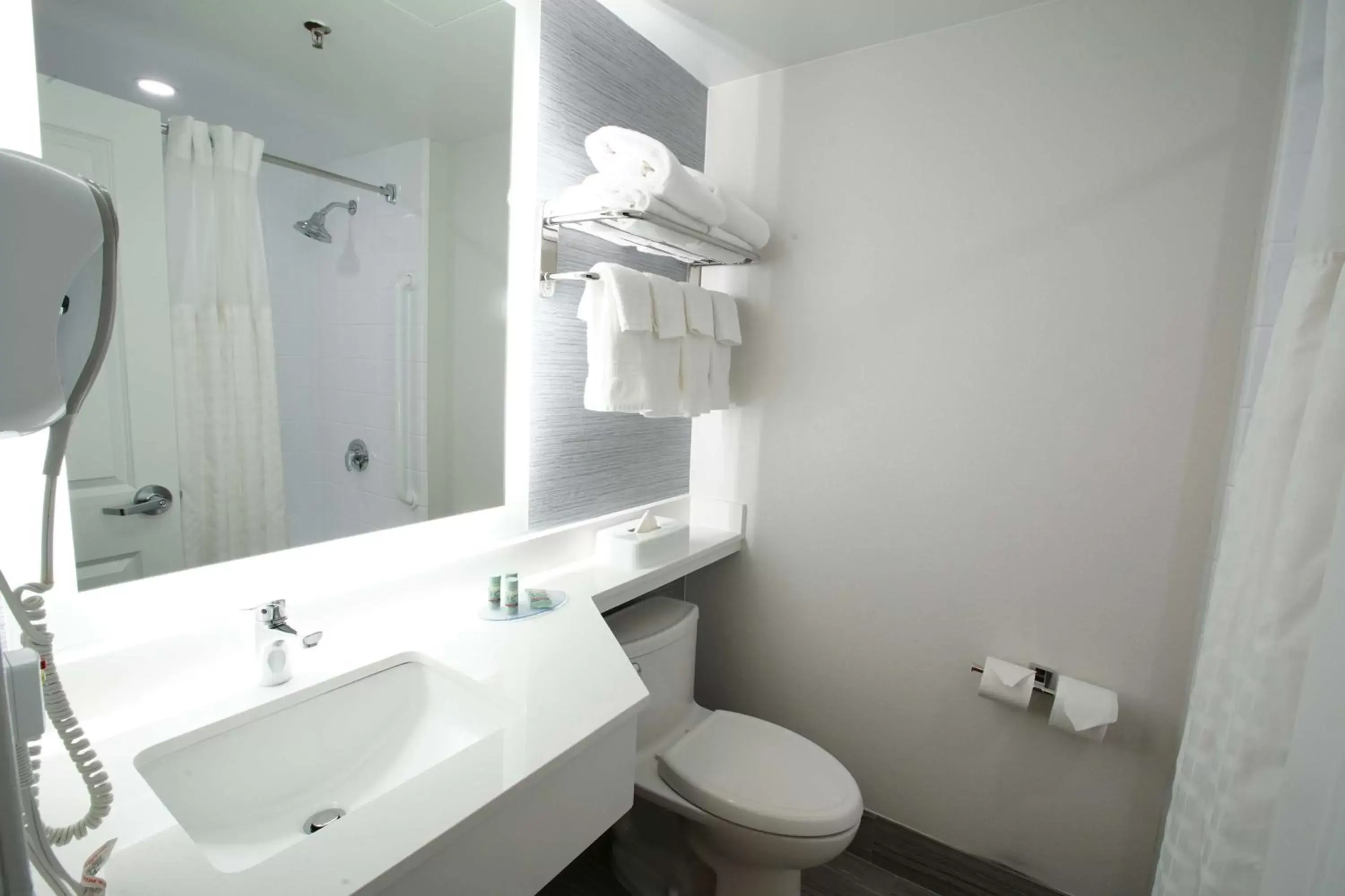 Bathroom in Best Western Paramus Hotel & Suites