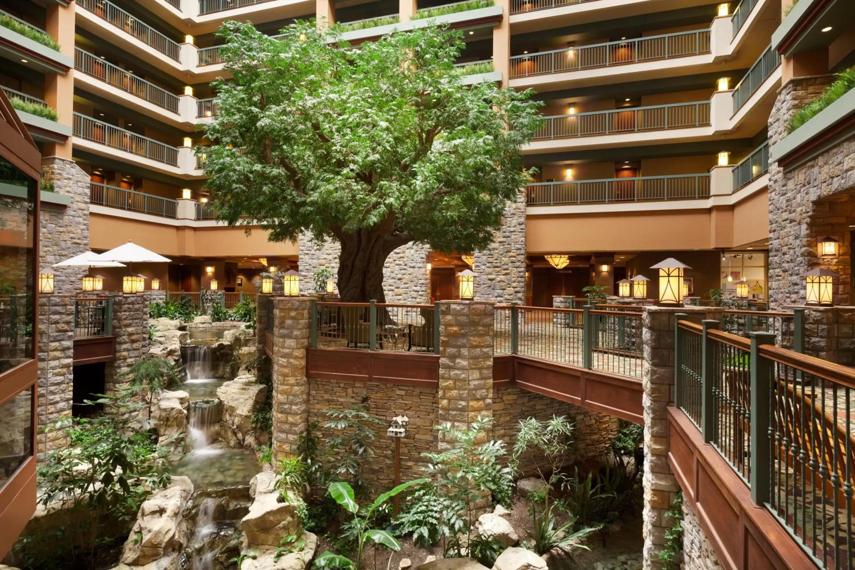 Lobby or reception in Chateau on the Lake Resort Spa and Convention Center