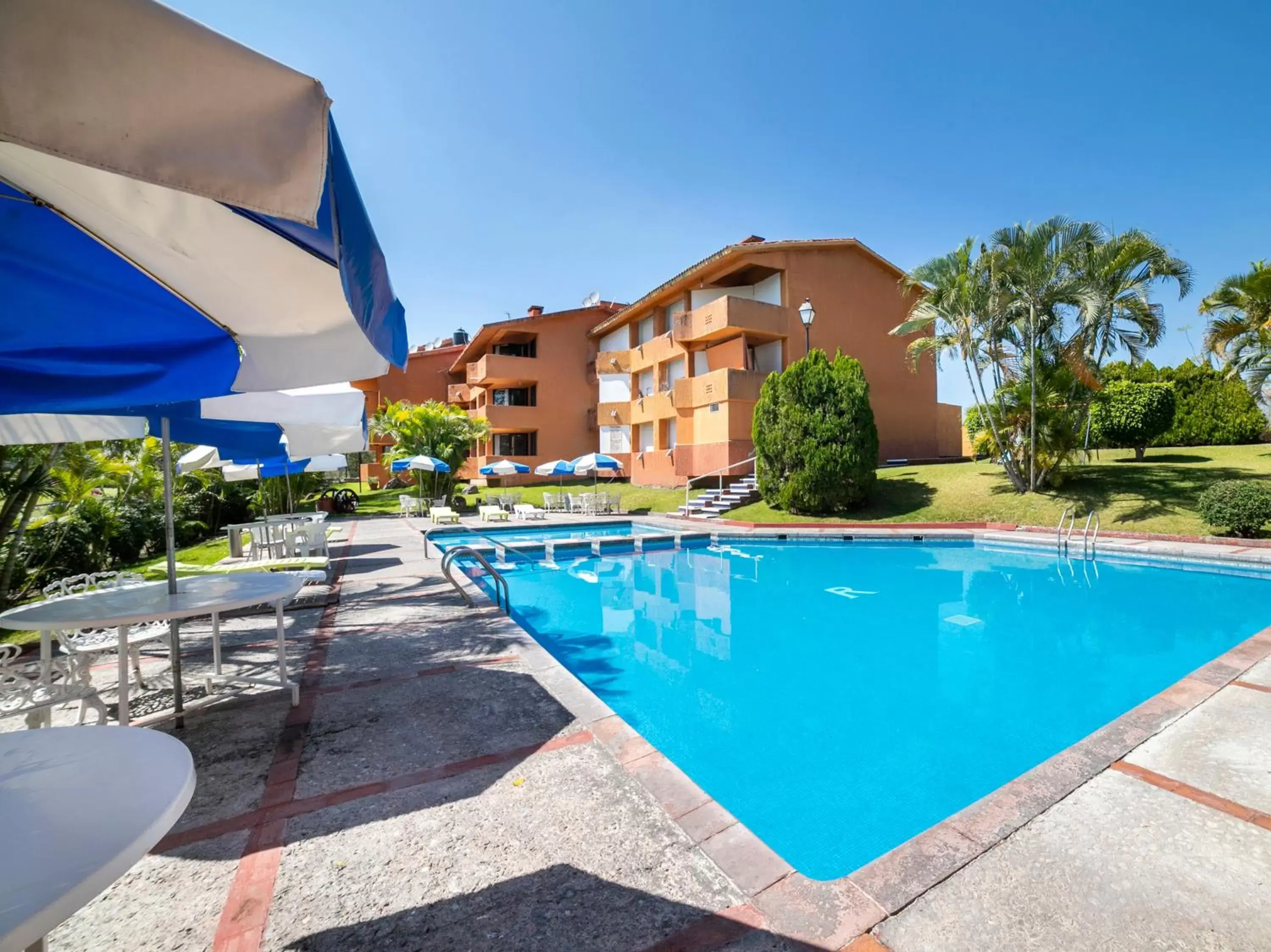 Swimming Pool in Hotel La Rinconada Santa Fe