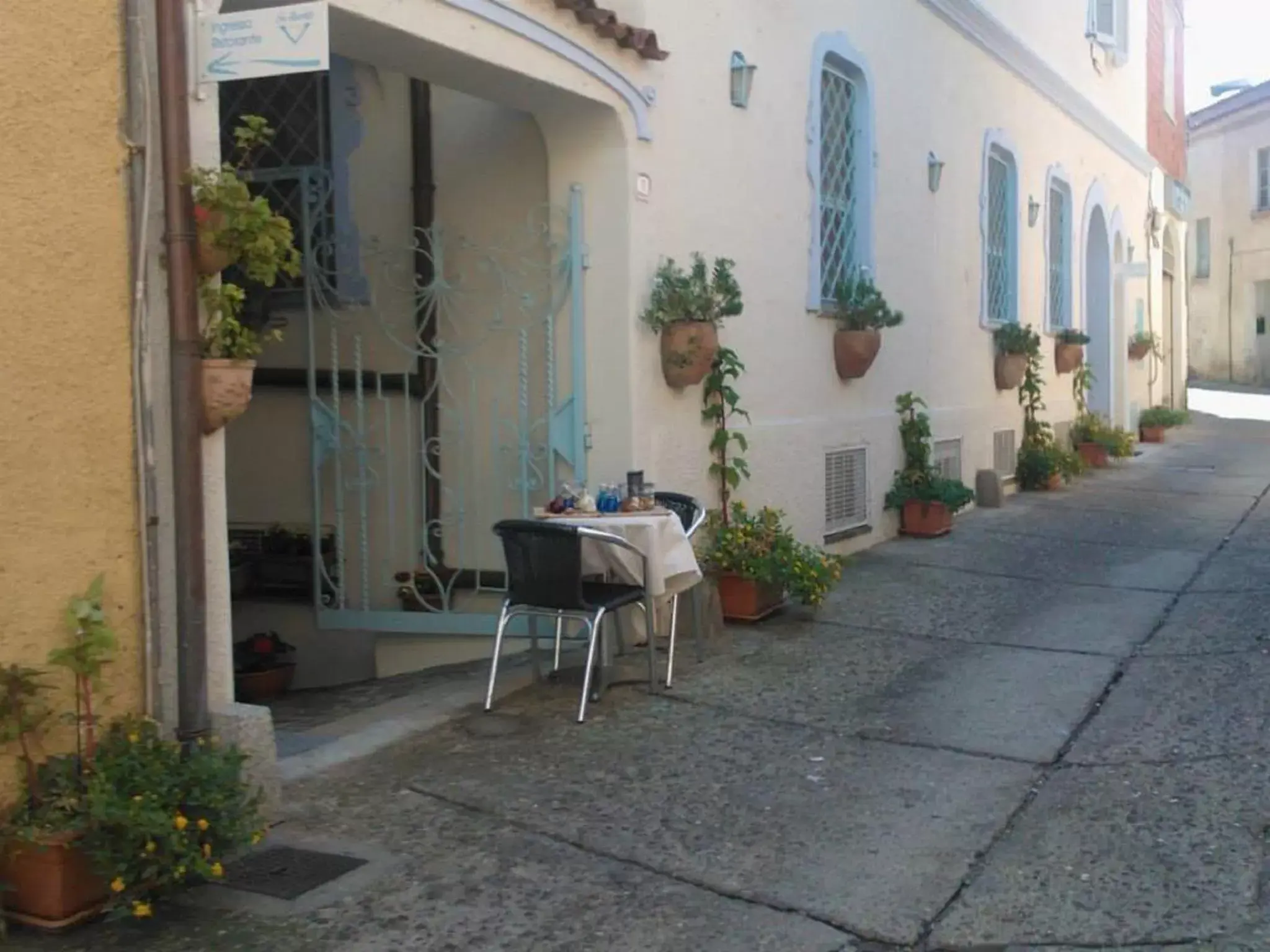 Facade/entrance in Hotel Su Barchile