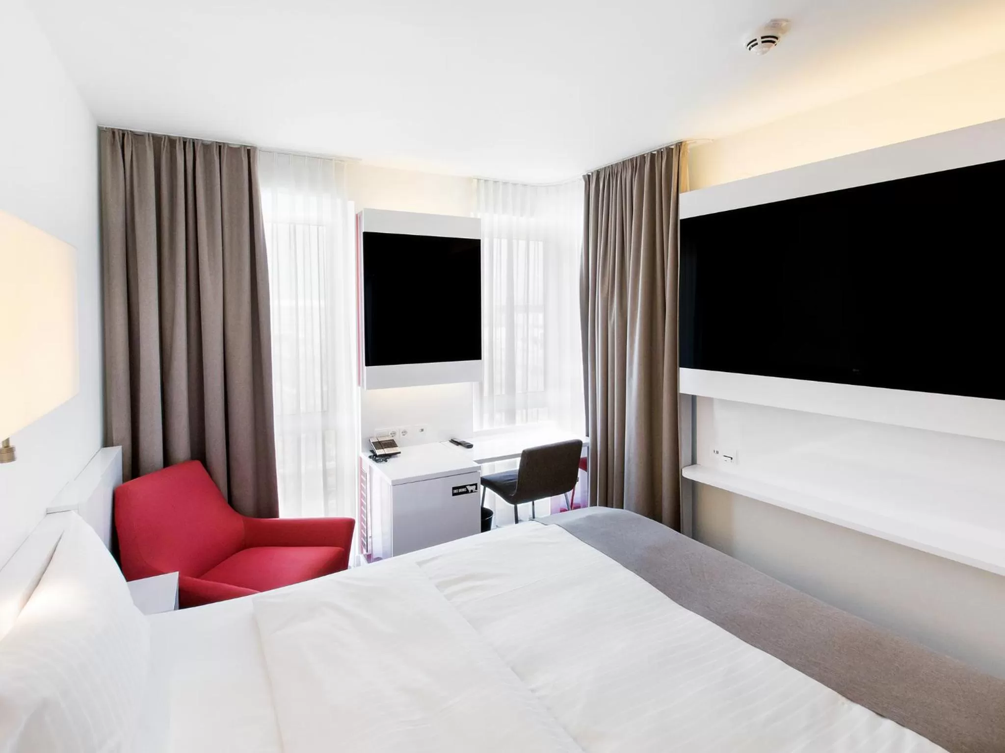 Day, Bed in DORMERO Hotel Frankfurt