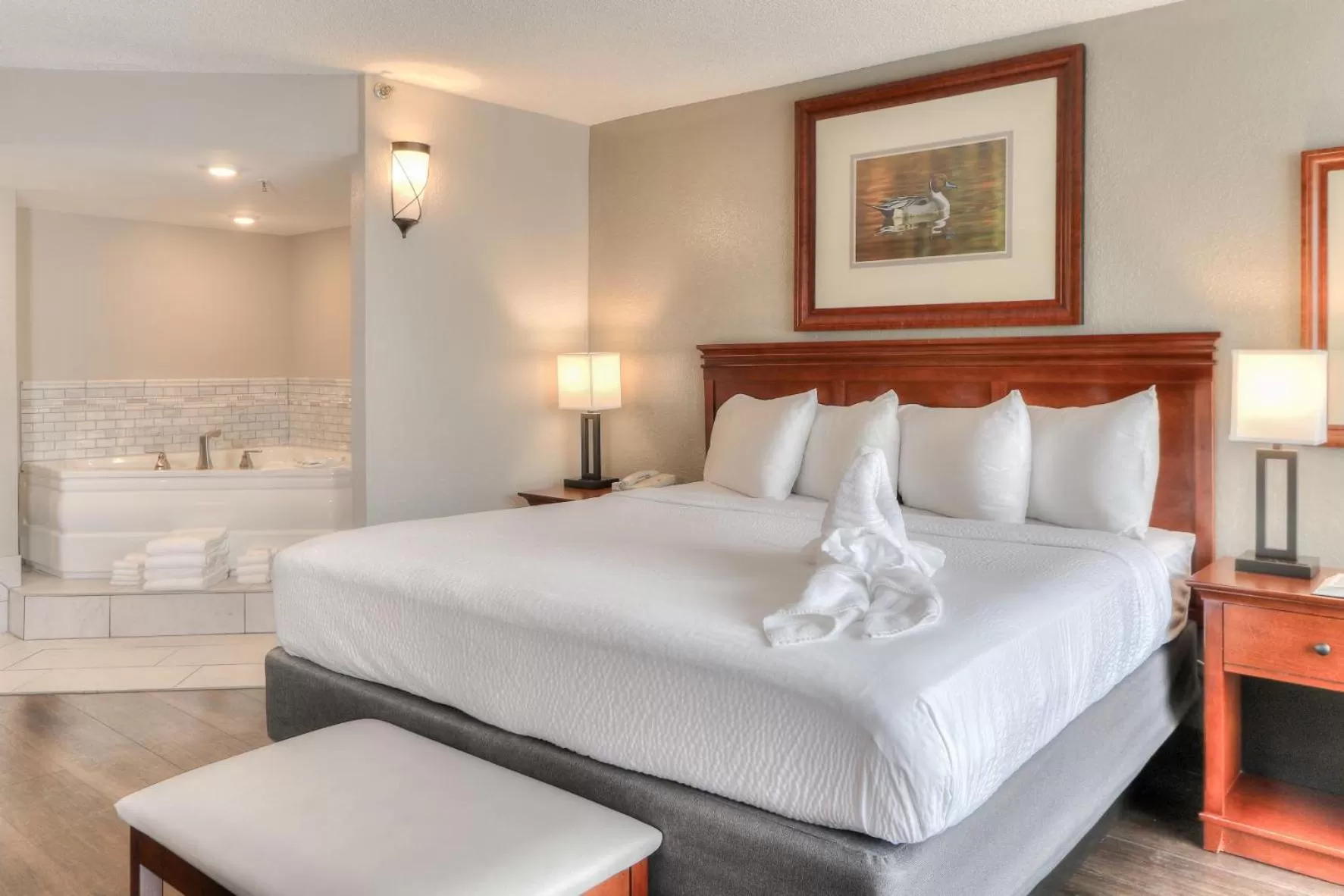 Bed in The Ramsey Hotel and Convention Center Pigeon Forge