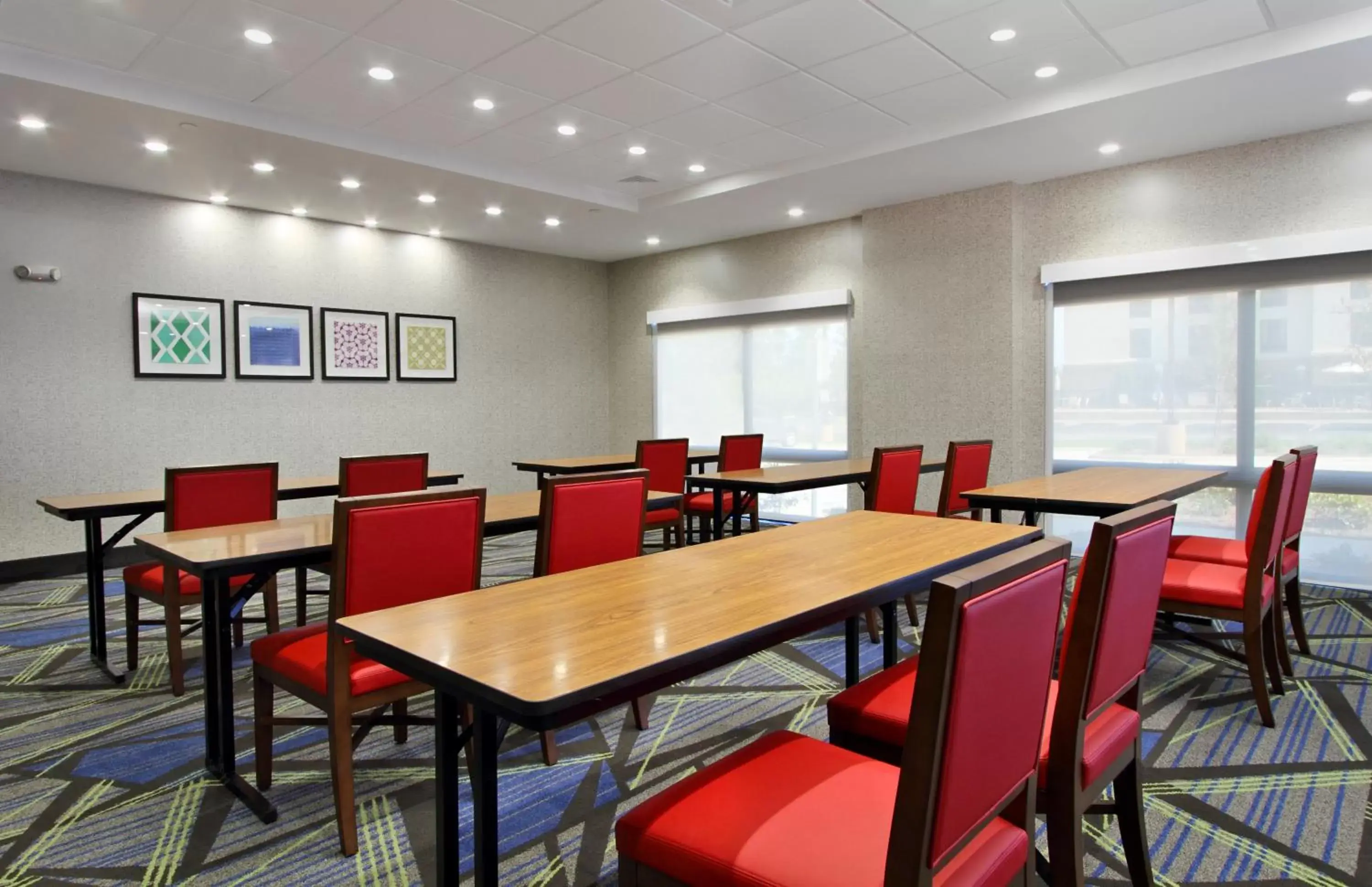 Meeting/conference room, Restaurant/Places to Eat in Holiday Inn Express Jasper, an IHG Hotel