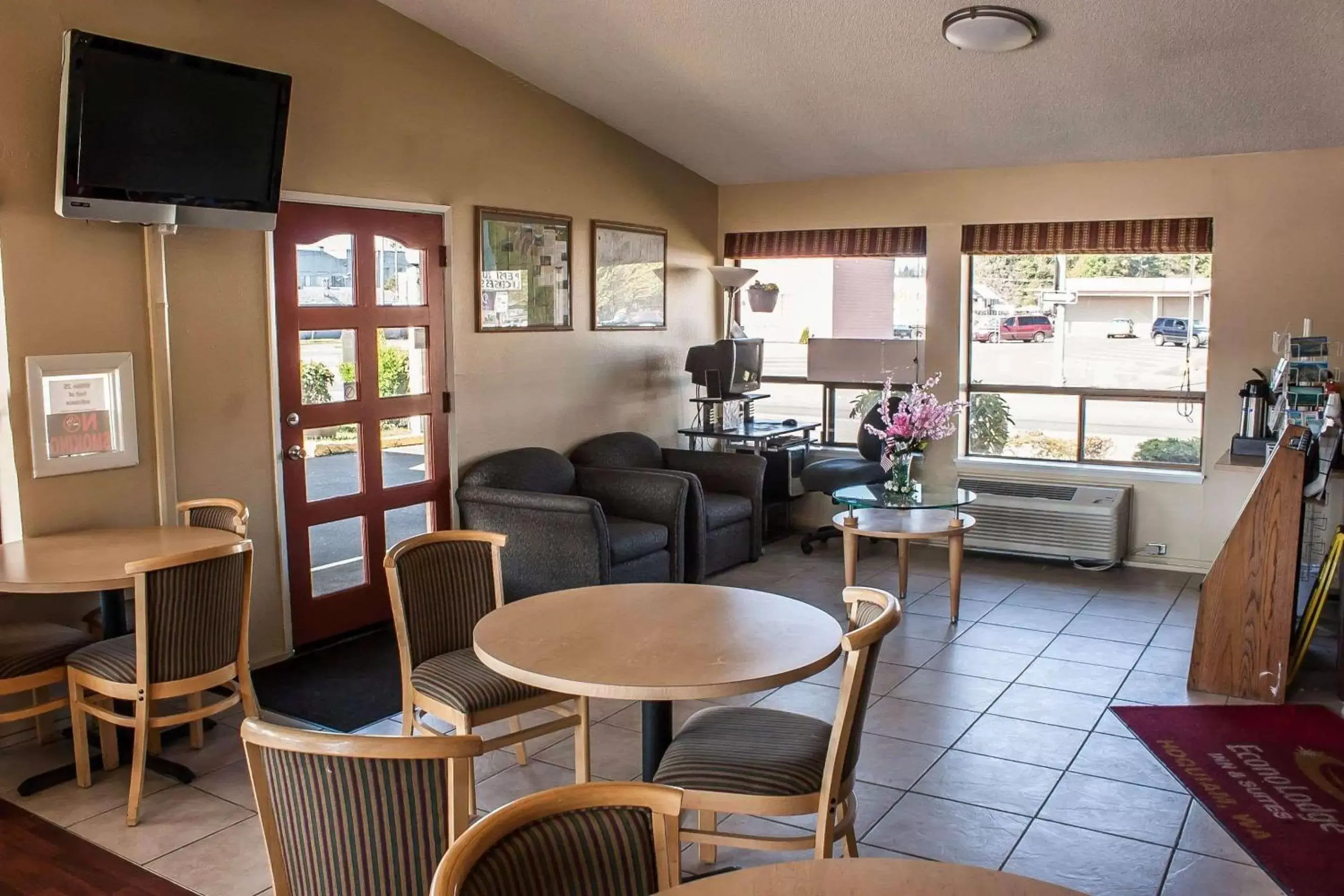 Restaurant/places to eat in Econo Lodge Inn & Suites Hoquiam