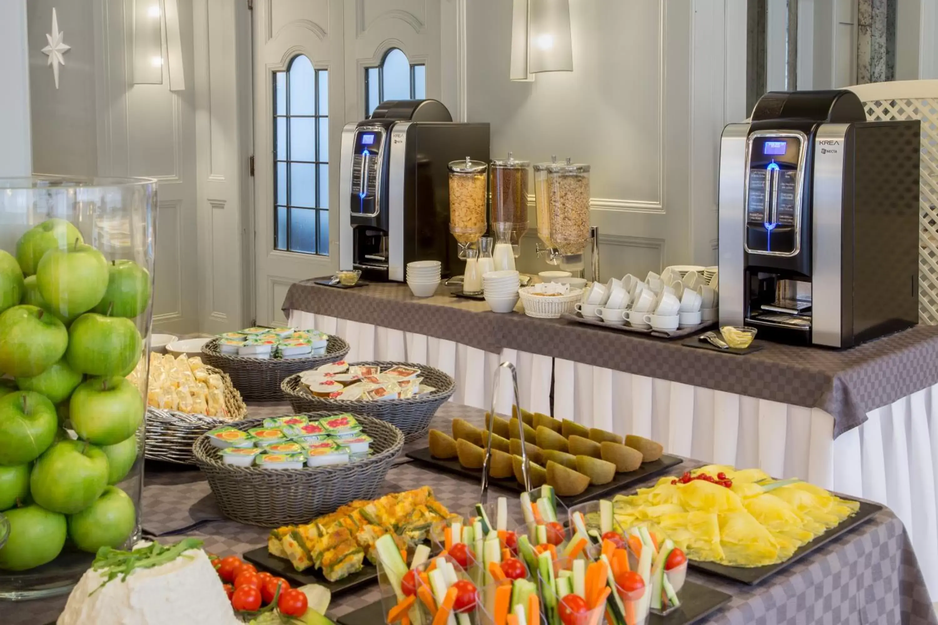 Food and drinks in Grand Hotel Fleming by OMNIA hotels