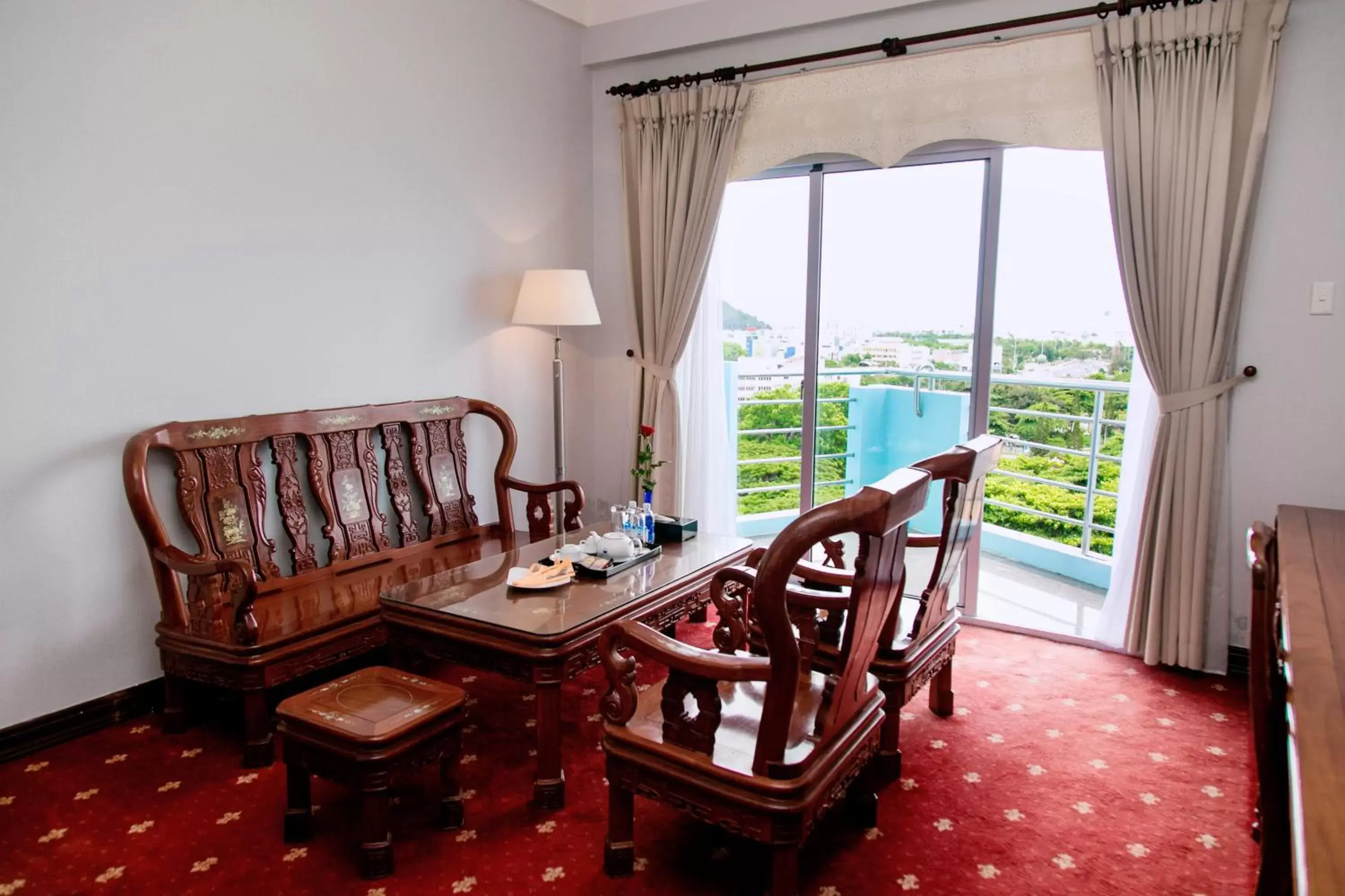 Seating Area in Seagull Hotel