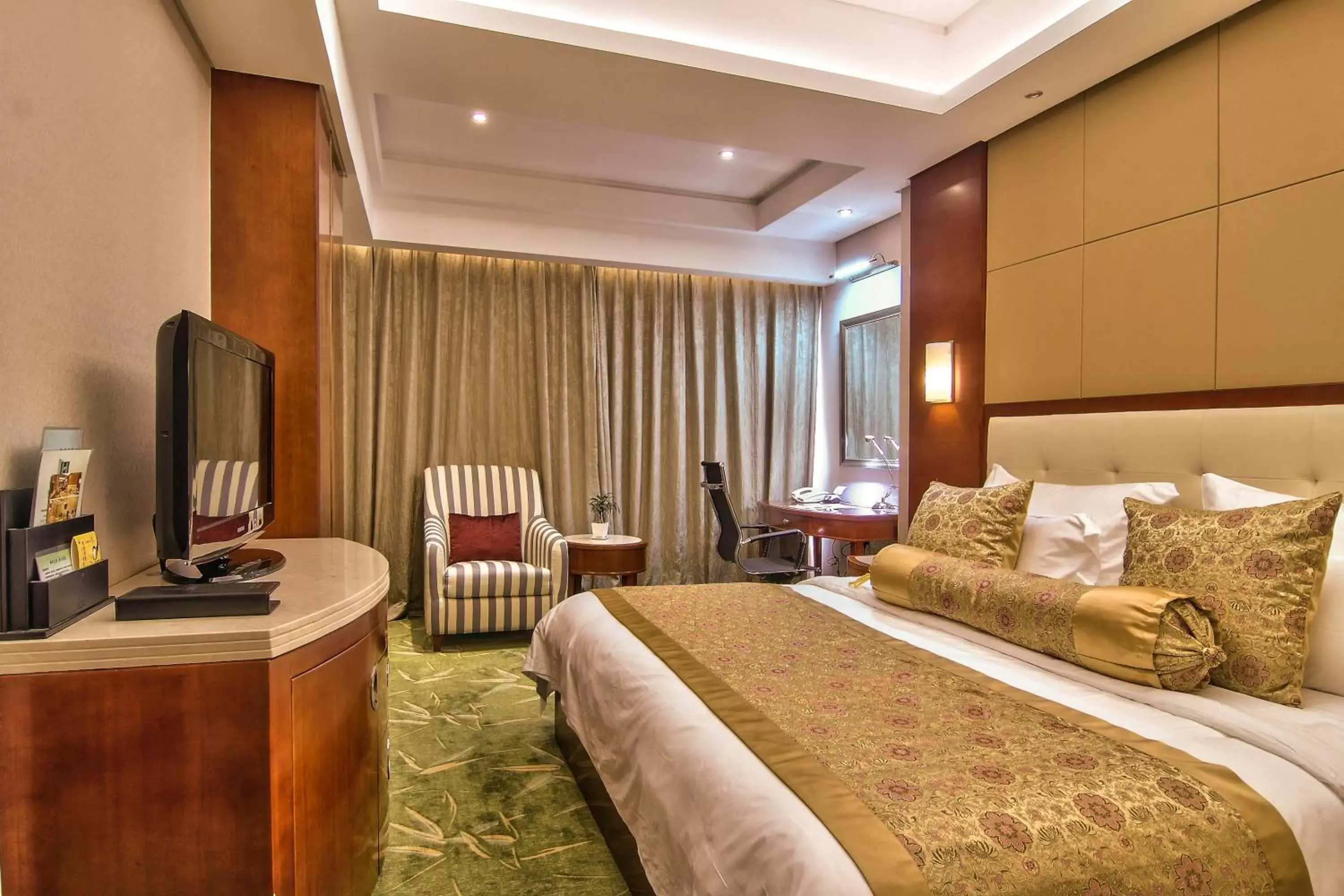 Bed in Citic Ningbo International Hotel