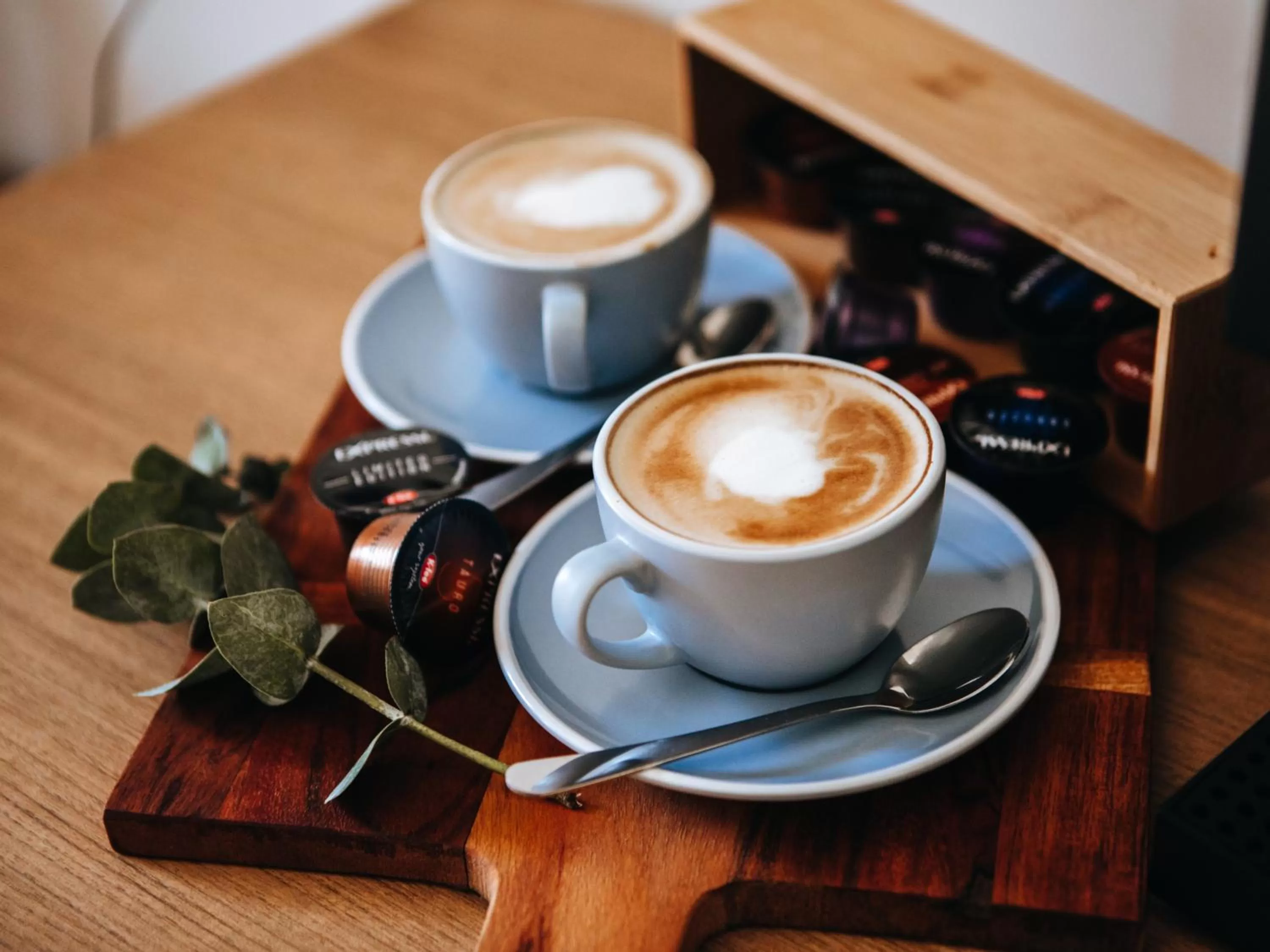 Coffee/tea facilities in Astor Inn