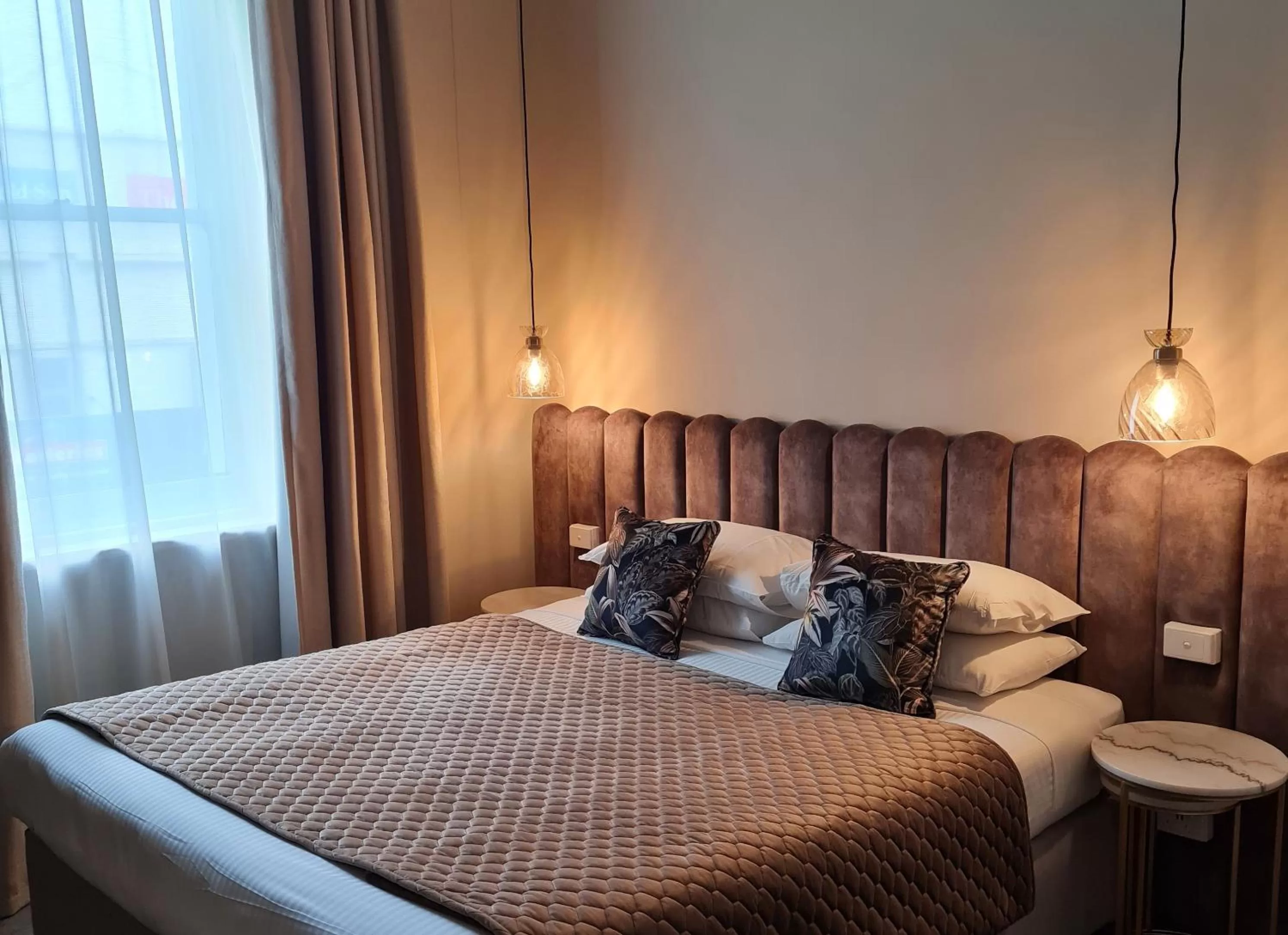 Bed in Mount Gambier Hotel