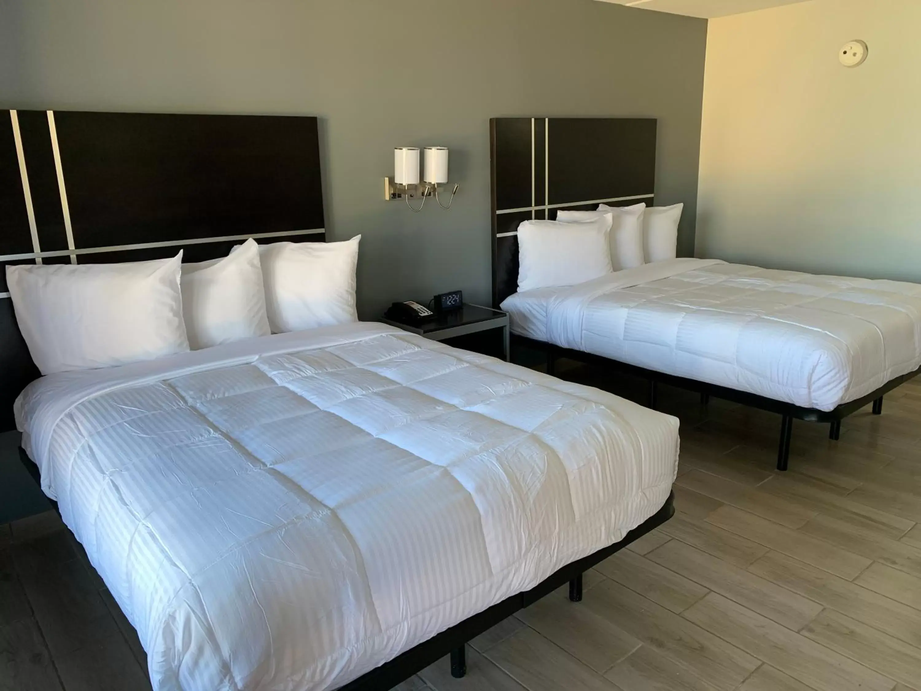 Bedroom, Bed in South Padre Island Lodge Bedroom, Bed in South Padre Island Lodge