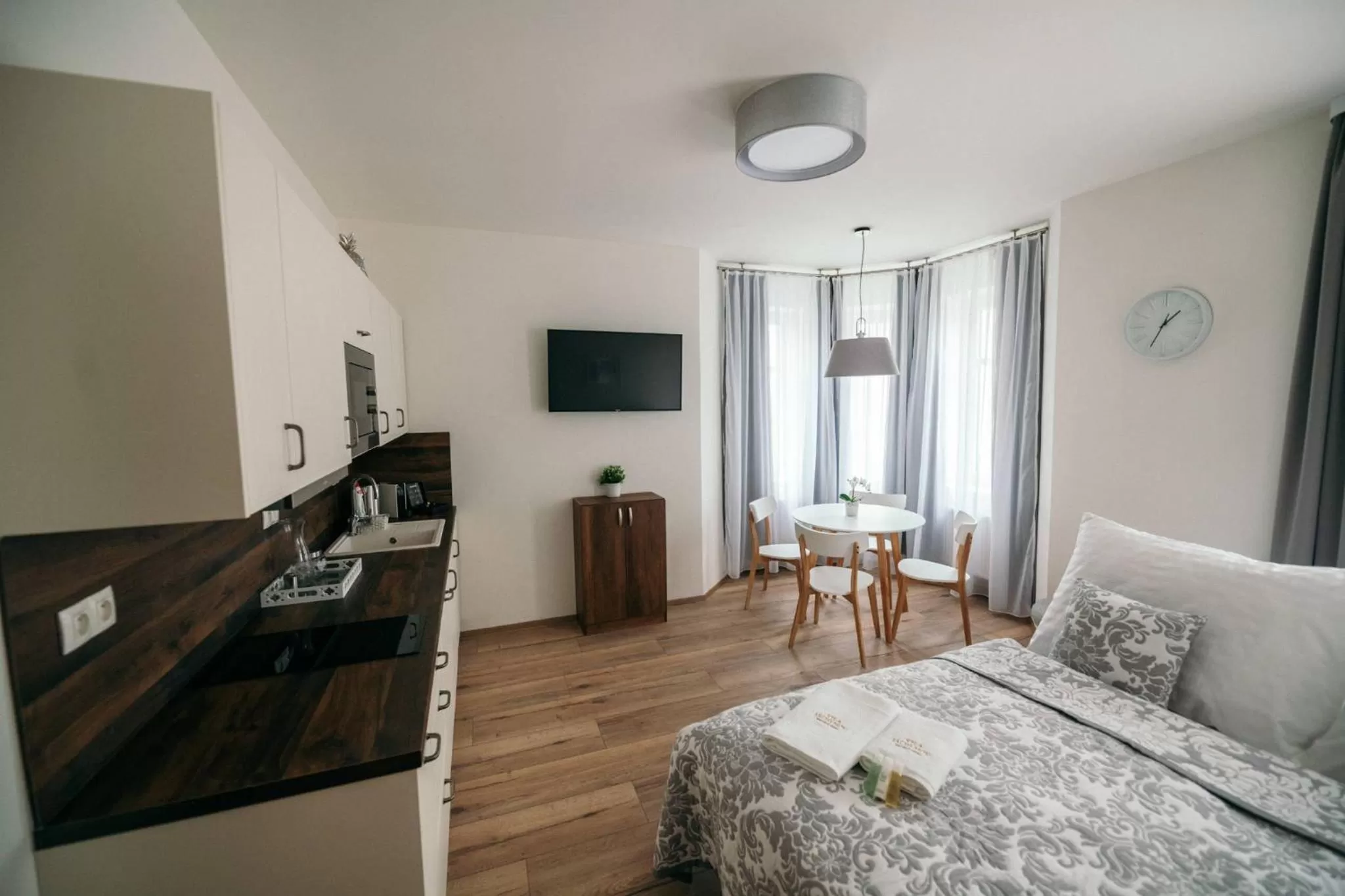 Kitchen or kitchenette, Bed in Vila Jáchymov