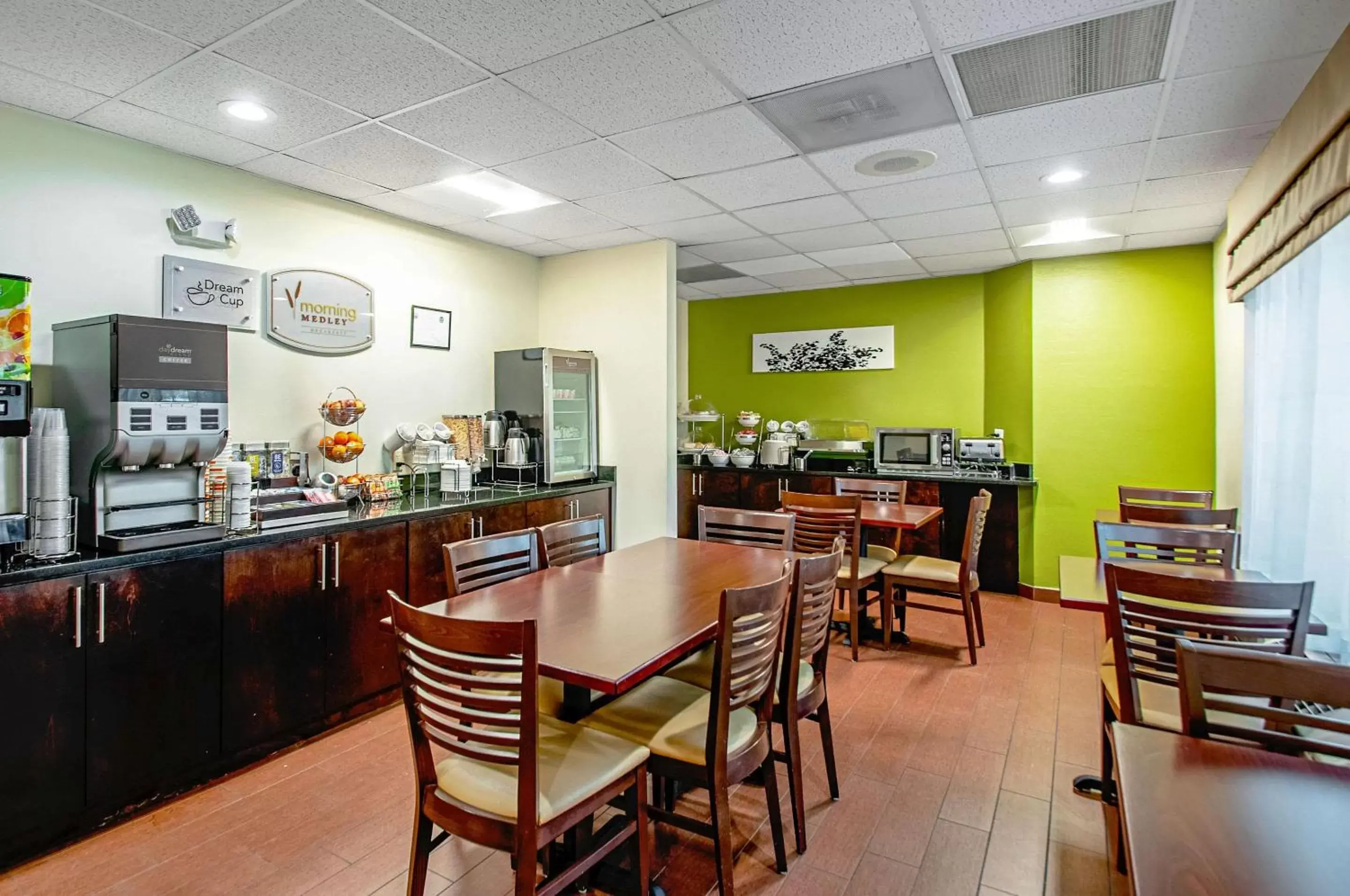 Restaurant/Places to Eat in Sleep Inn Frederick