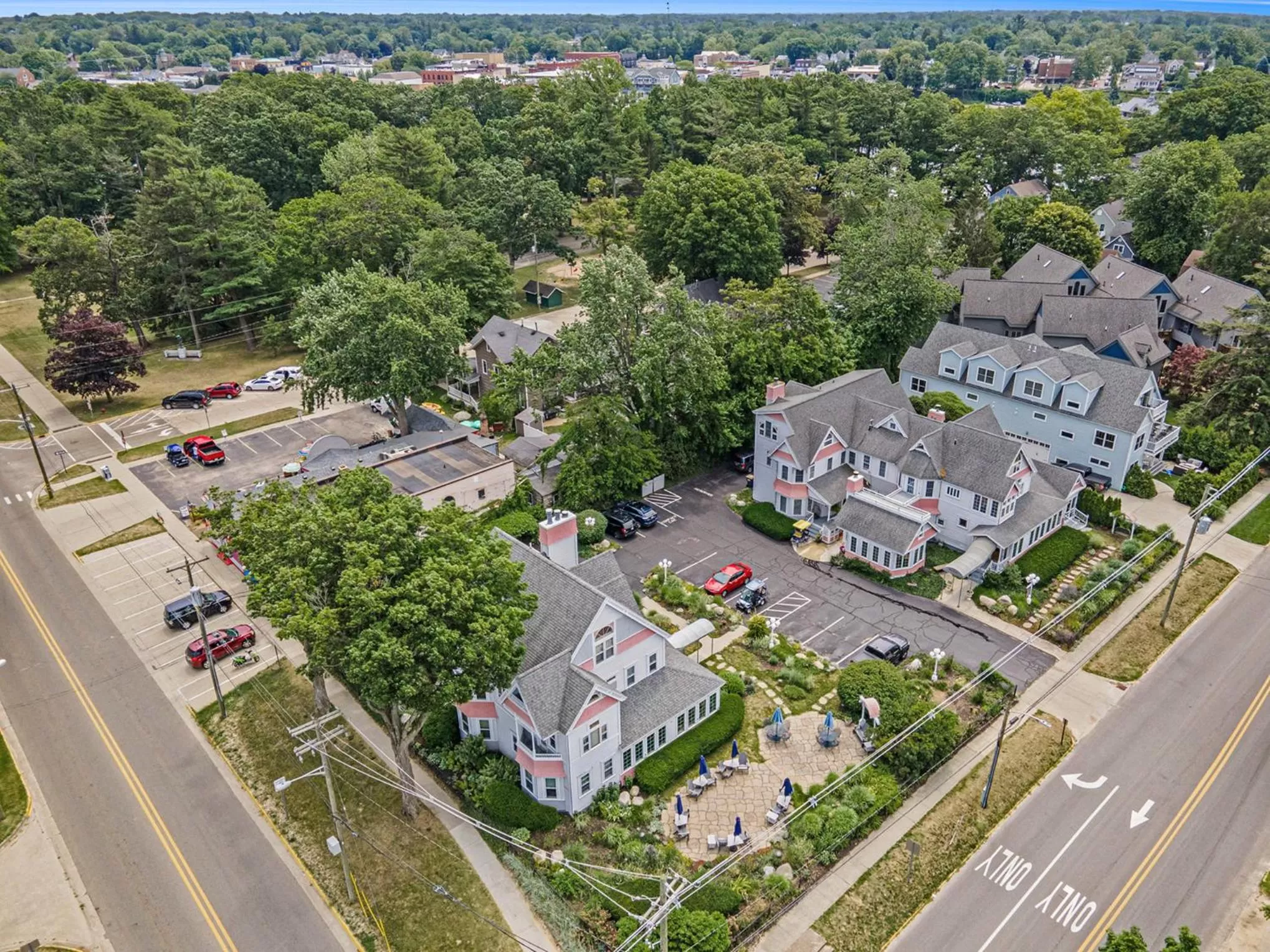 Property building in Yelton Manor Bed and Breakfast