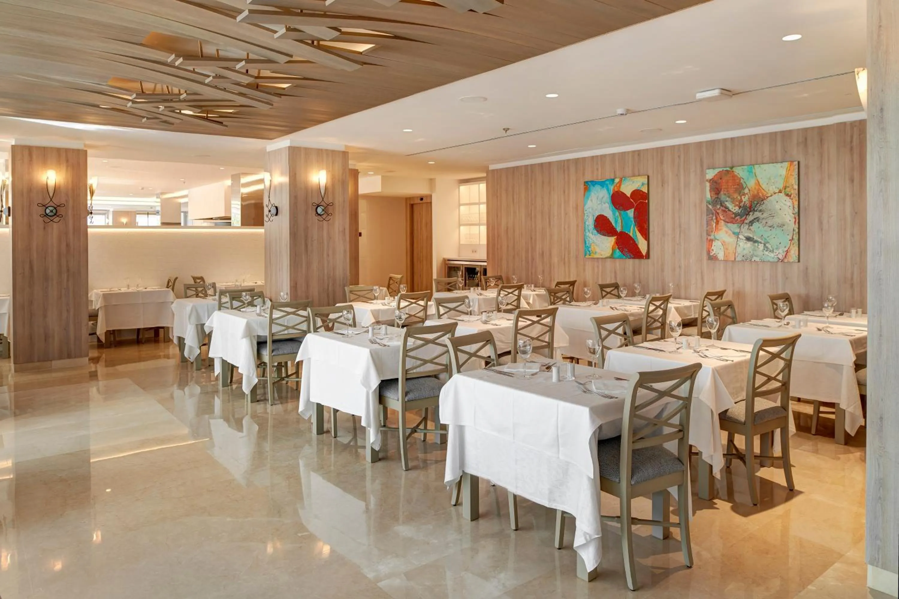 Restaurant/places to eat in Hipotels Bahia Cala Millor - Adults Only