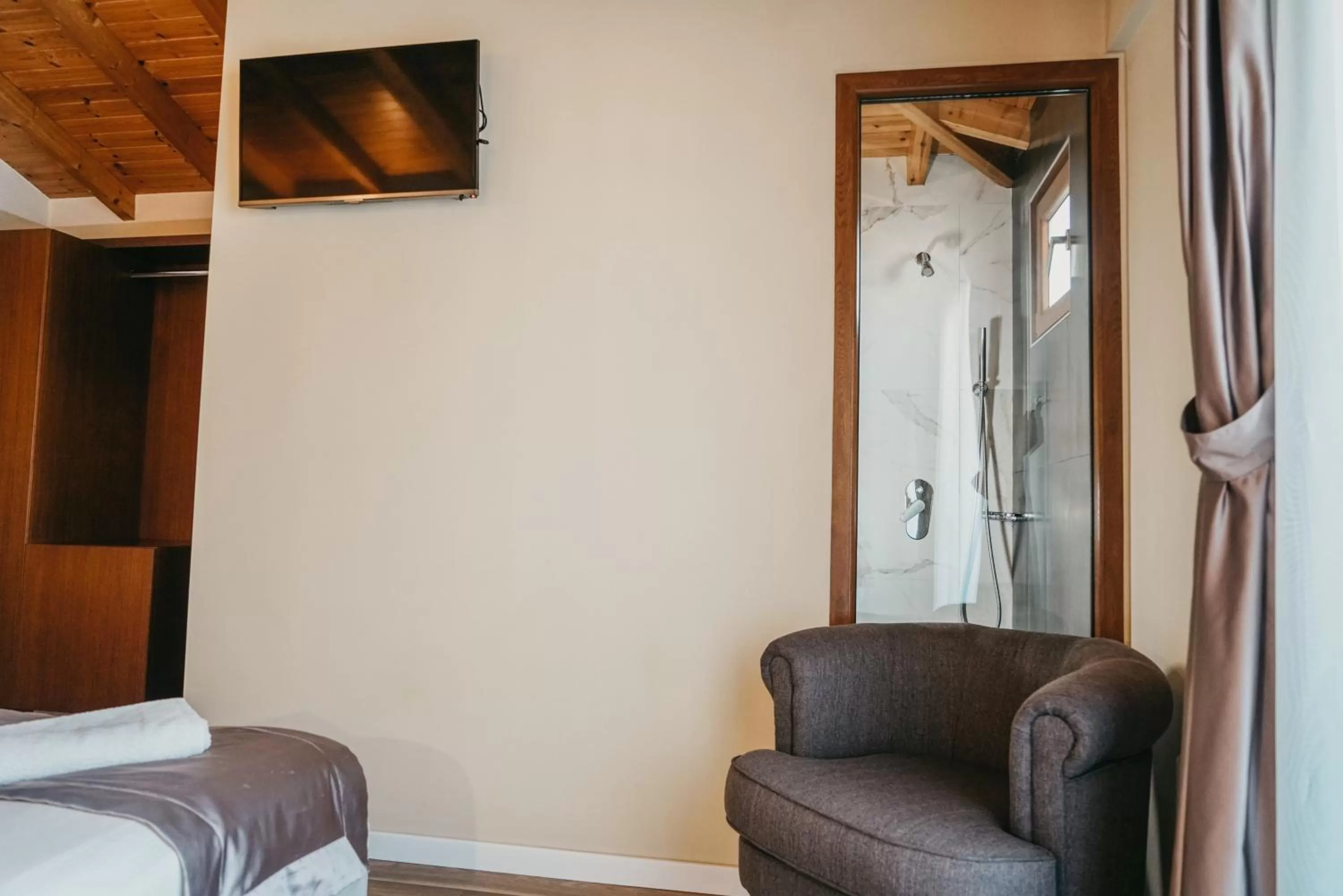 TV and multimedia in Center Hotel