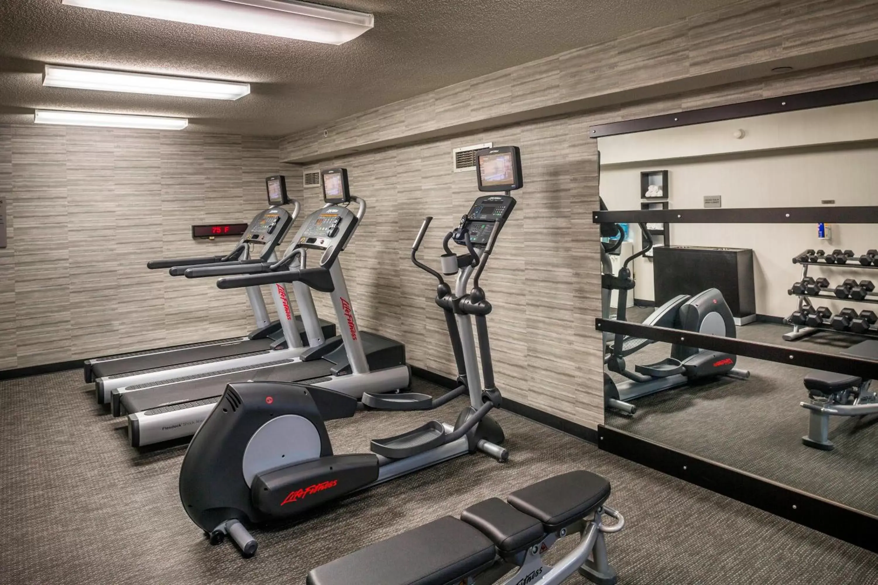 Fitness centre/facilities, Fitness Center/Facilities in Courtyard by Marriott Norfolk Downtown