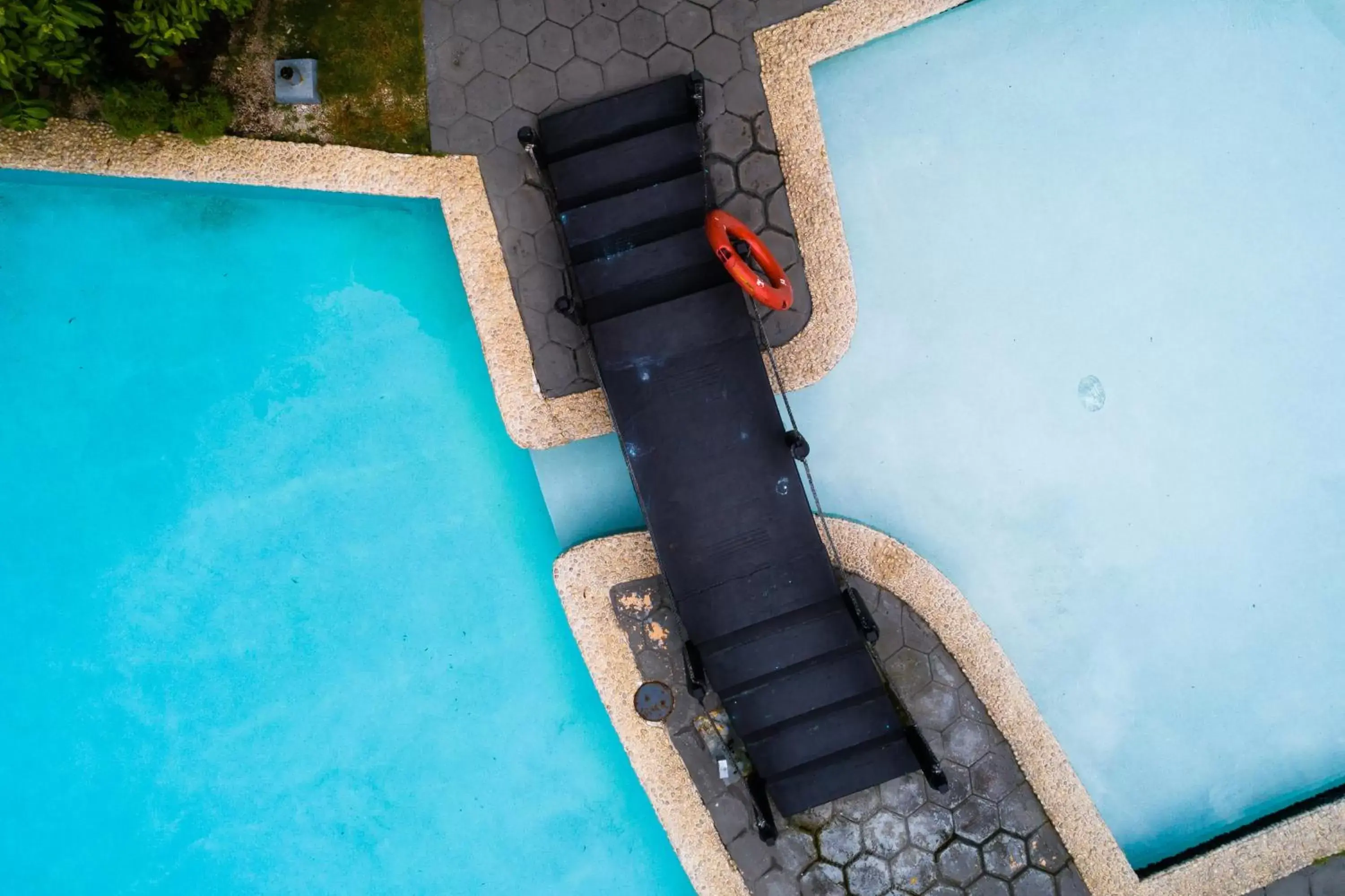 Swimming pool, Pool View in Riande Aeropuerto Hotel Casino