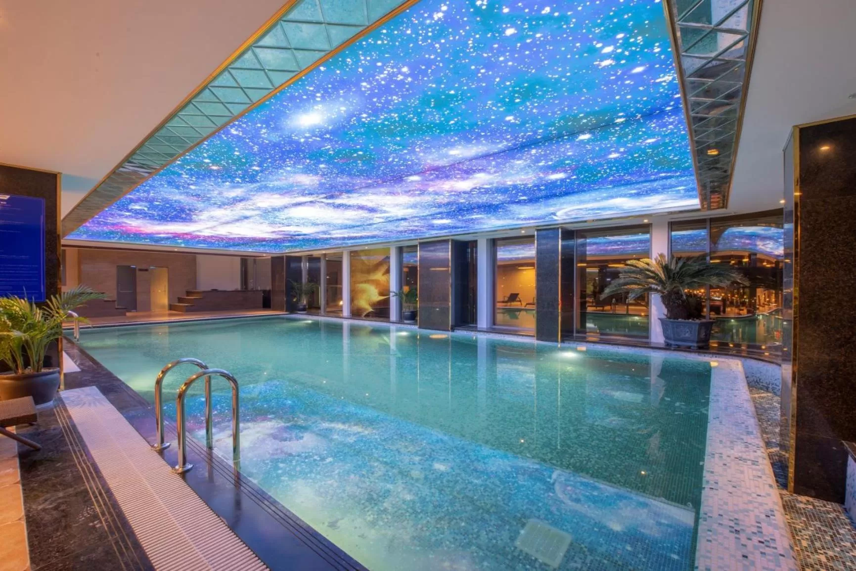 Swimming pool in Wyndham Garden Hanoi