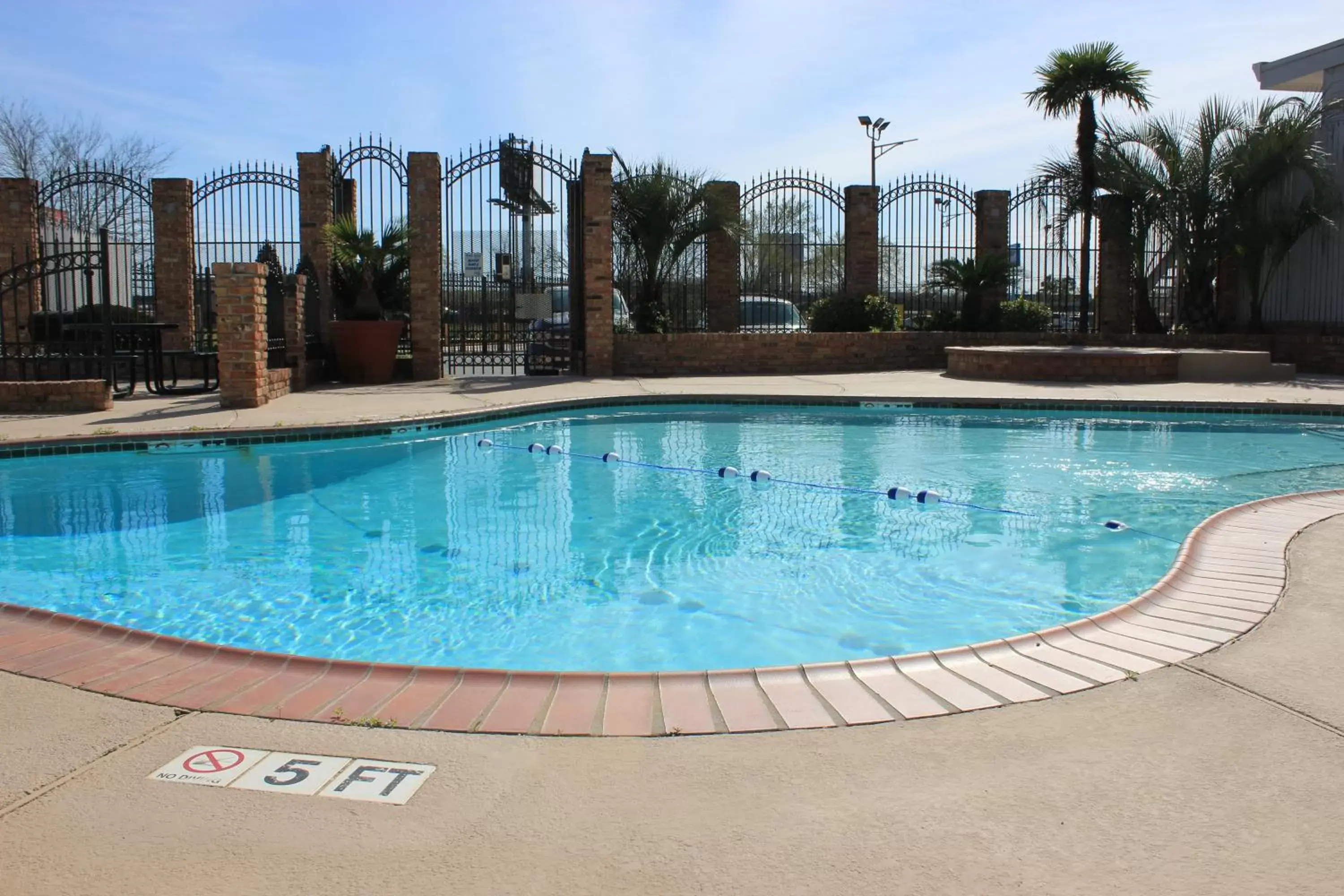 Swimming Pool in Studio 6-Houston, TX - East