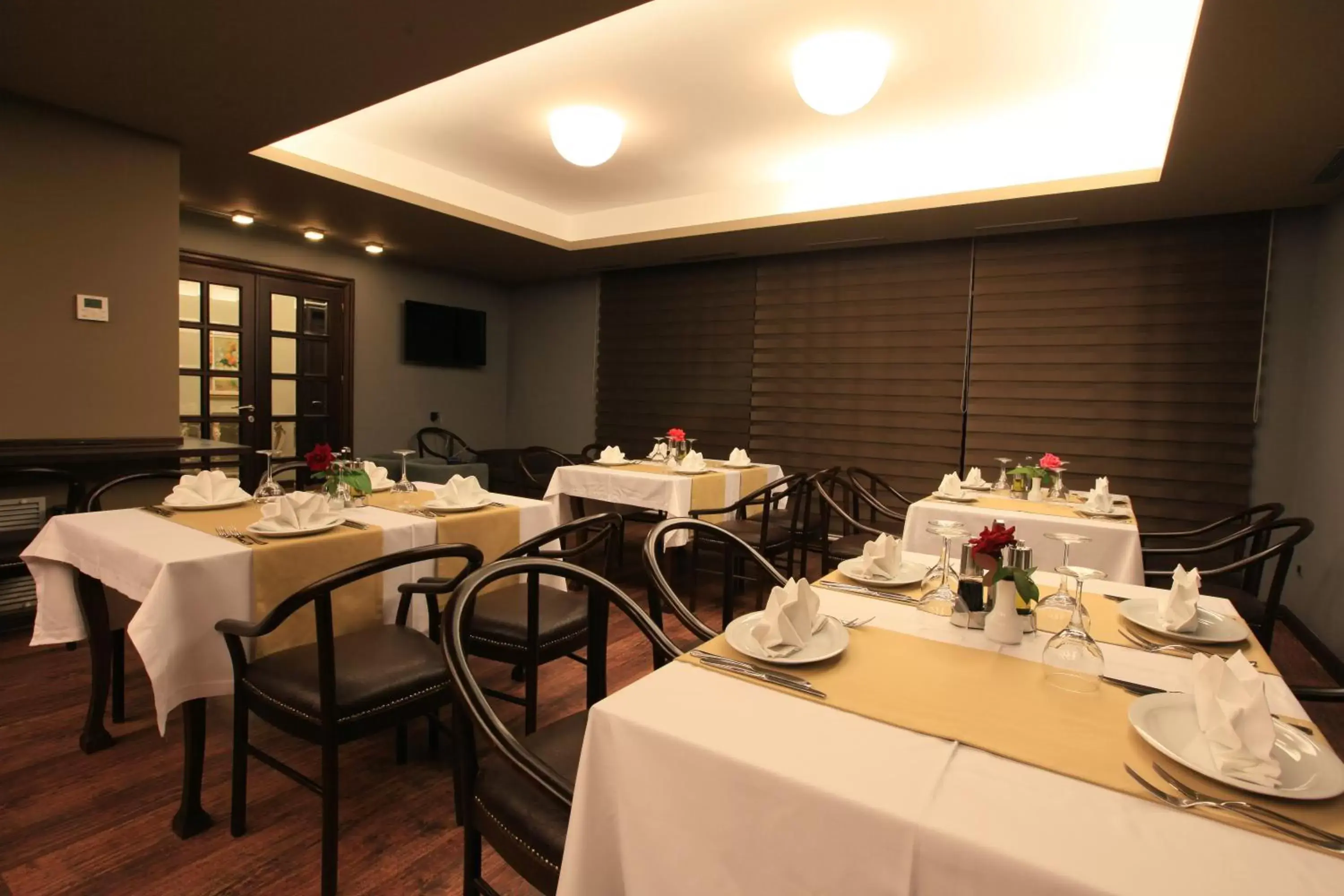 Restaurant/places to eat in Hotel Victoria Tirana Restaurant/places to eat in Hotel Victoria Tirana