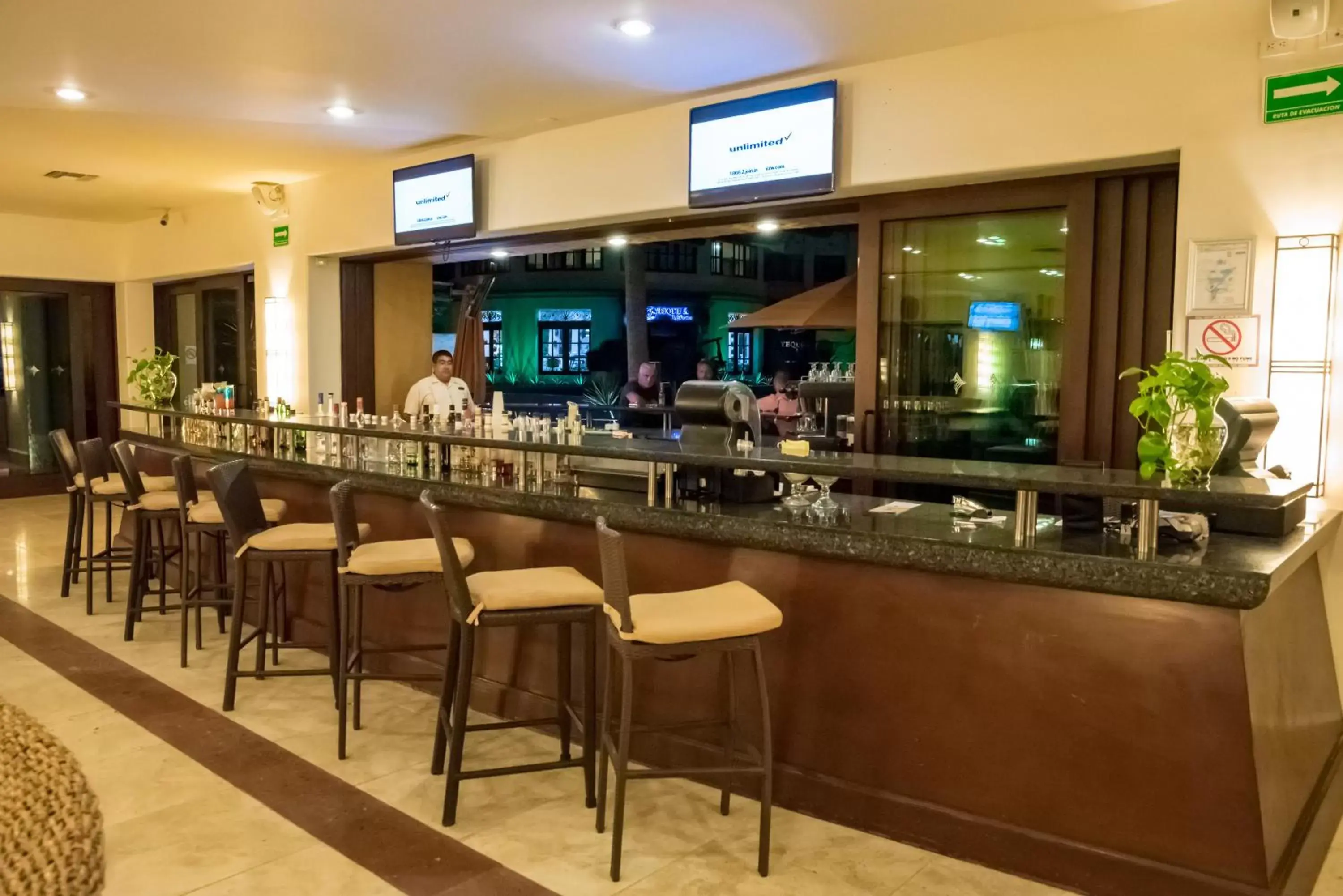 Restaurant/Places to Eat in Hotel Tesoro Los Cabos