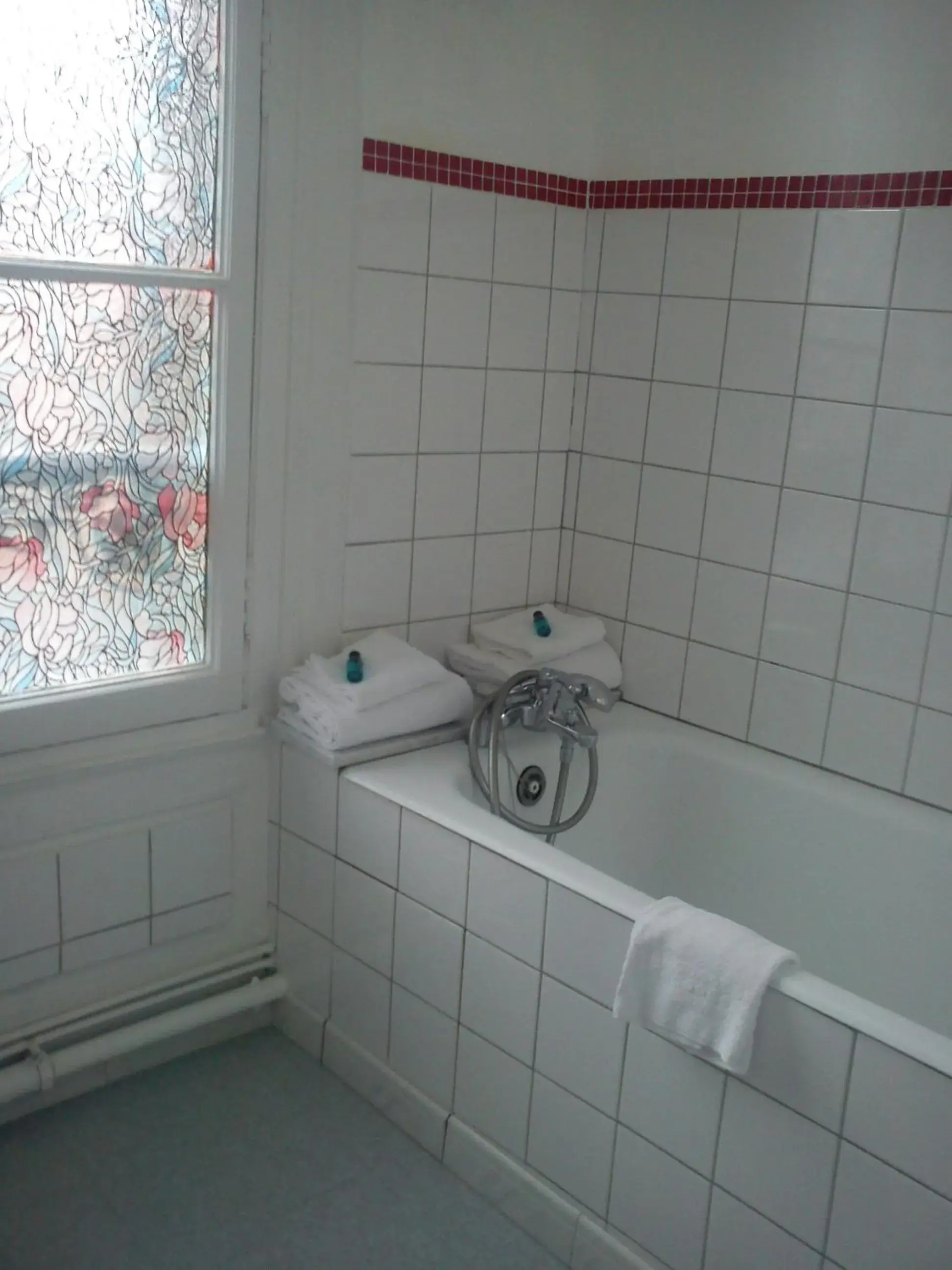 Bathroom in Hôtel Carmin