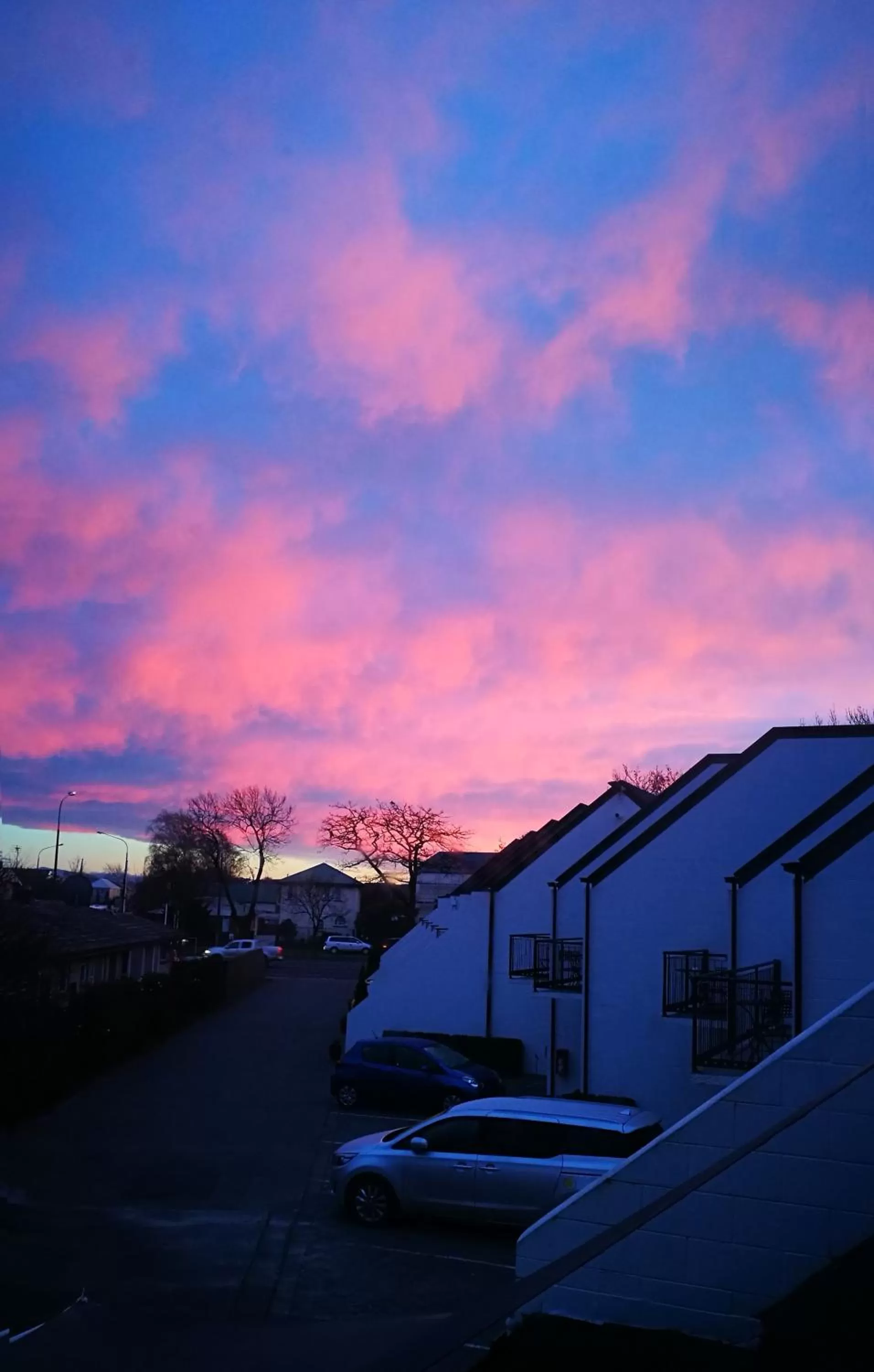 Sunset in Belmont Motor Inn
