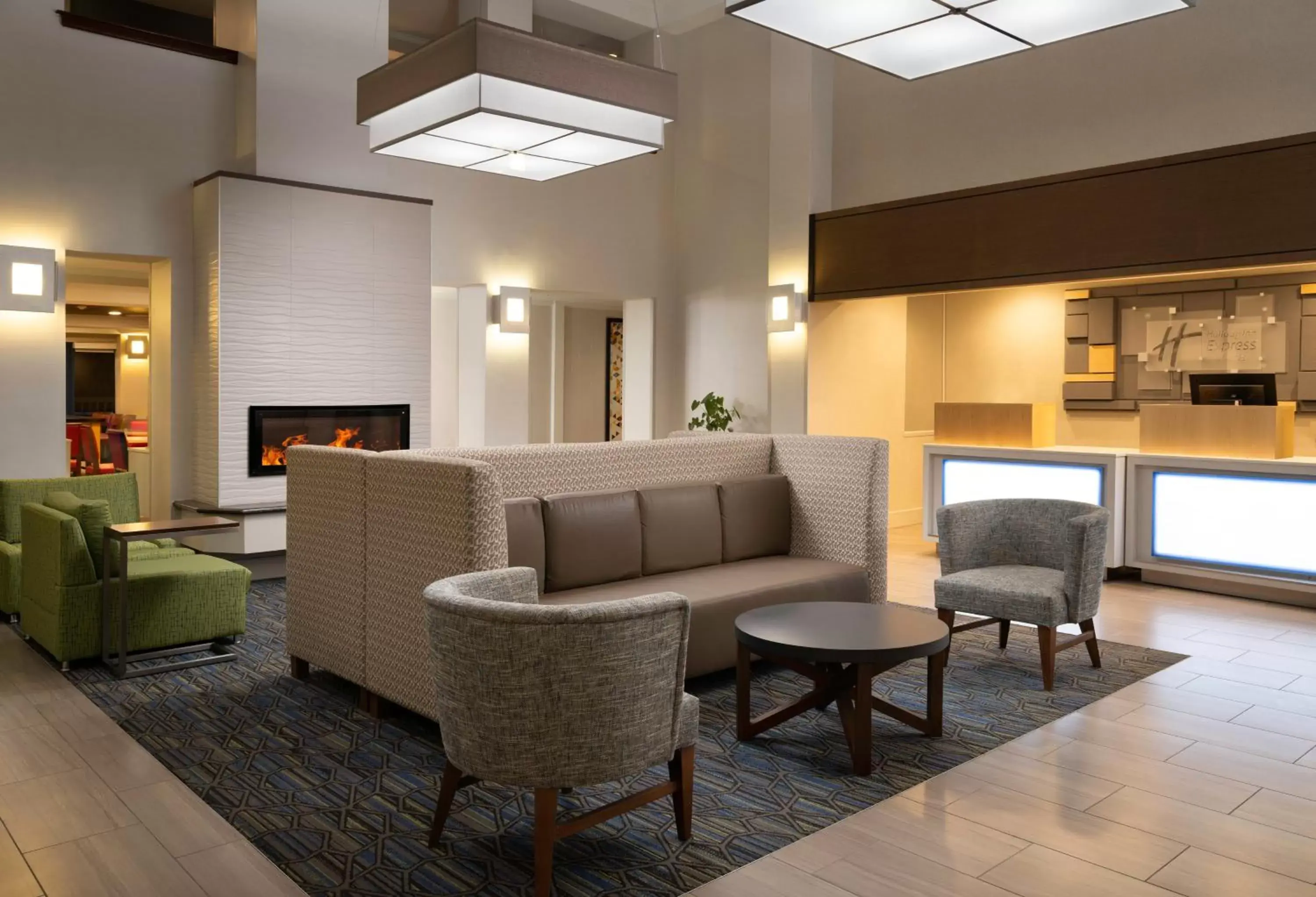 Lobby or reception, Seating Area in Holiday Inn Express Hotel & Suites Belmont, an IHG Hotel
