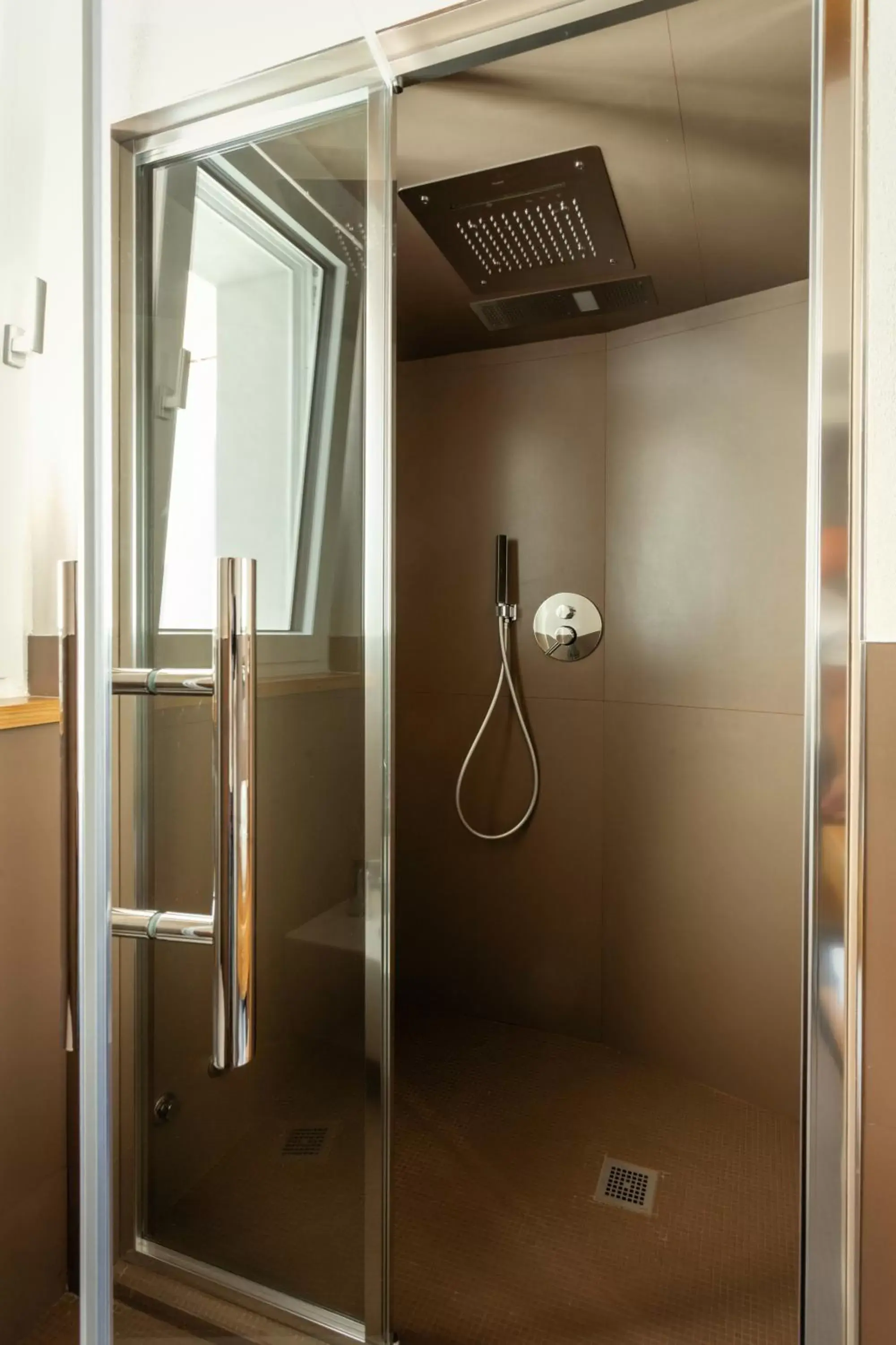 Shower, Bathroom in Garni il Concale