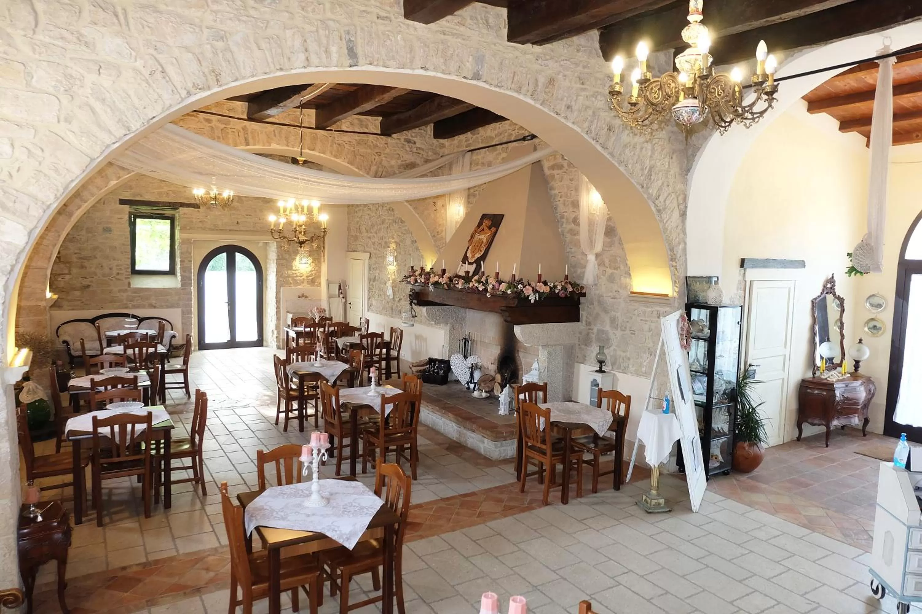 Restaurant/places to eat in Antica Taverna del Principe