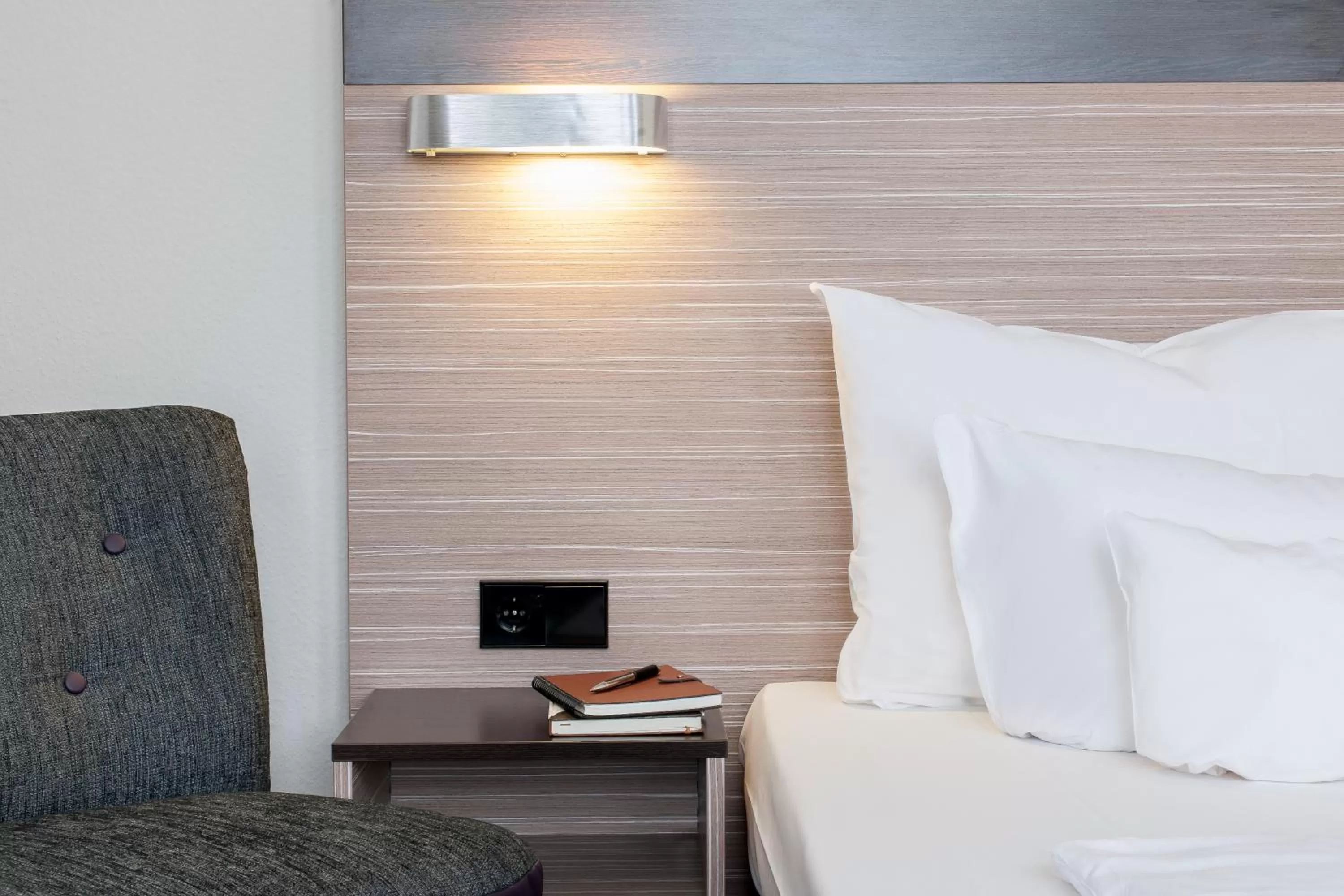 Photo of the whole room, Bed in Mercure Hotel Stuttgart Gerlingen