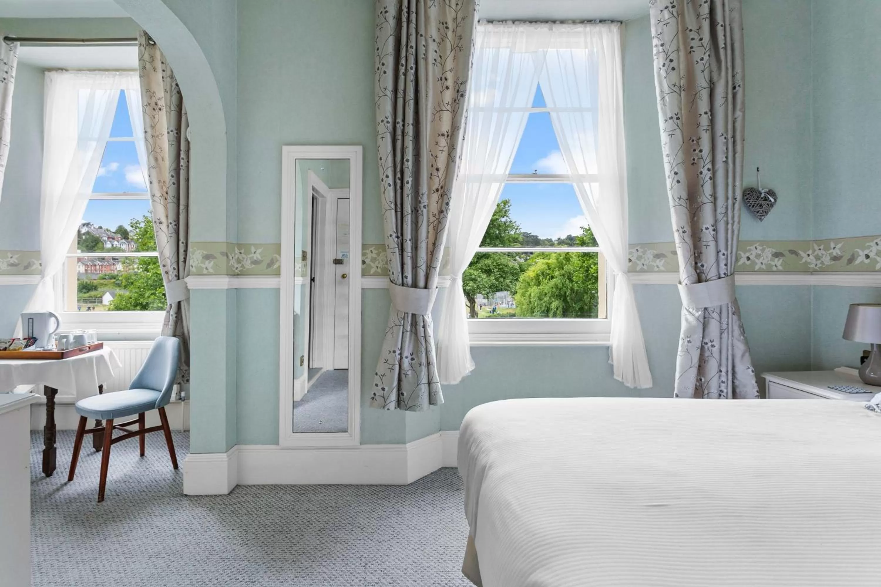 Photo of the whole room, Bed in The Berburry