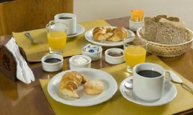 Restaurant/places to eat in Hosteria Roblesur