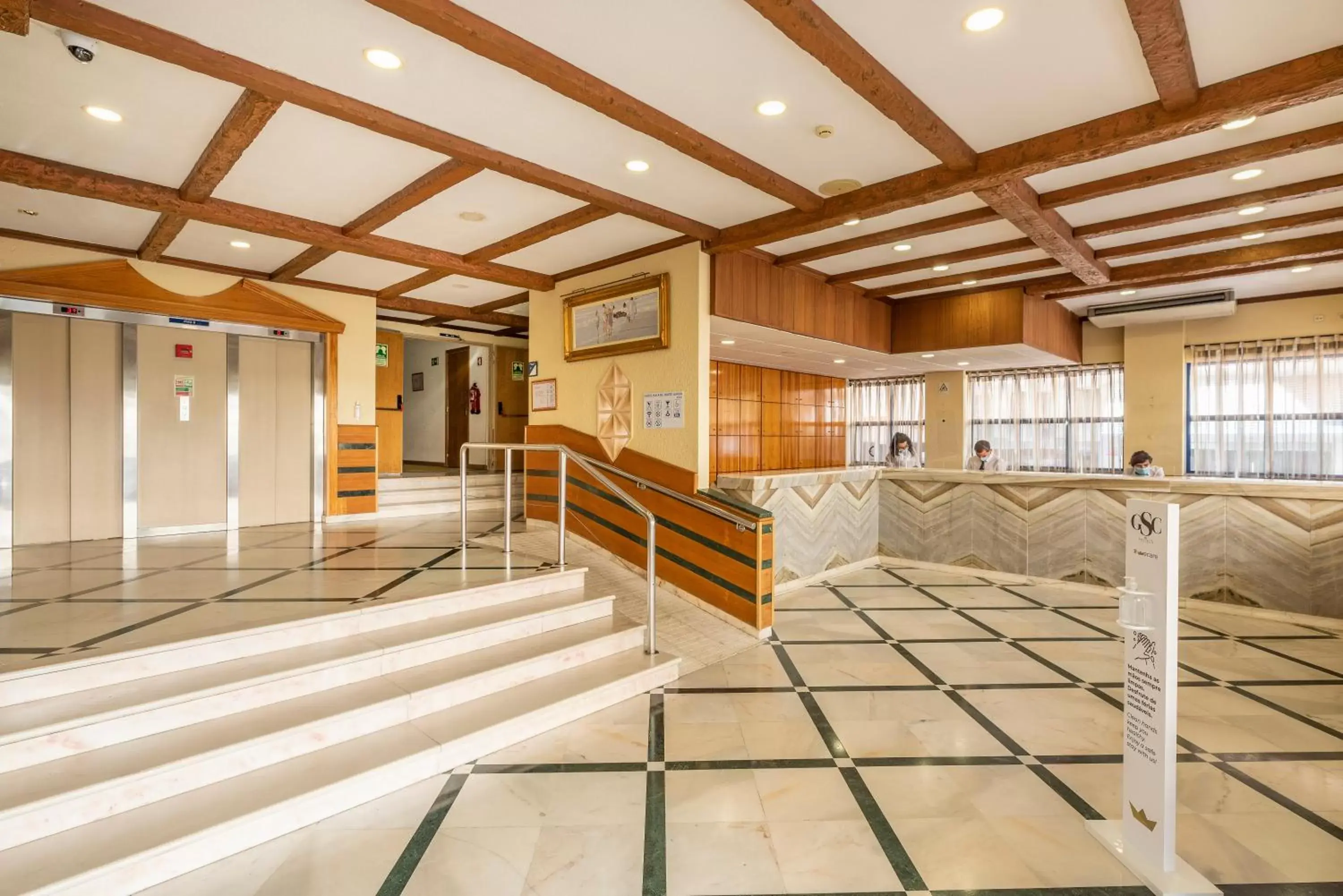 Lobby or reception in Hotel Baía De Monte Gordo Lobby or reception in Hotel Baía De Monte Gordo