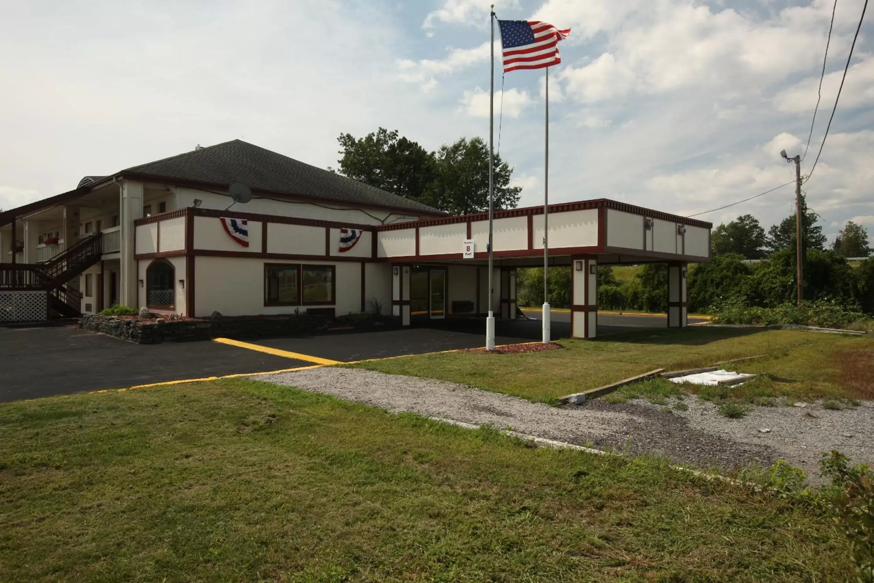 Facade/entrance, Property Building in Days Inn by Wyndham Queensbury/Lake George