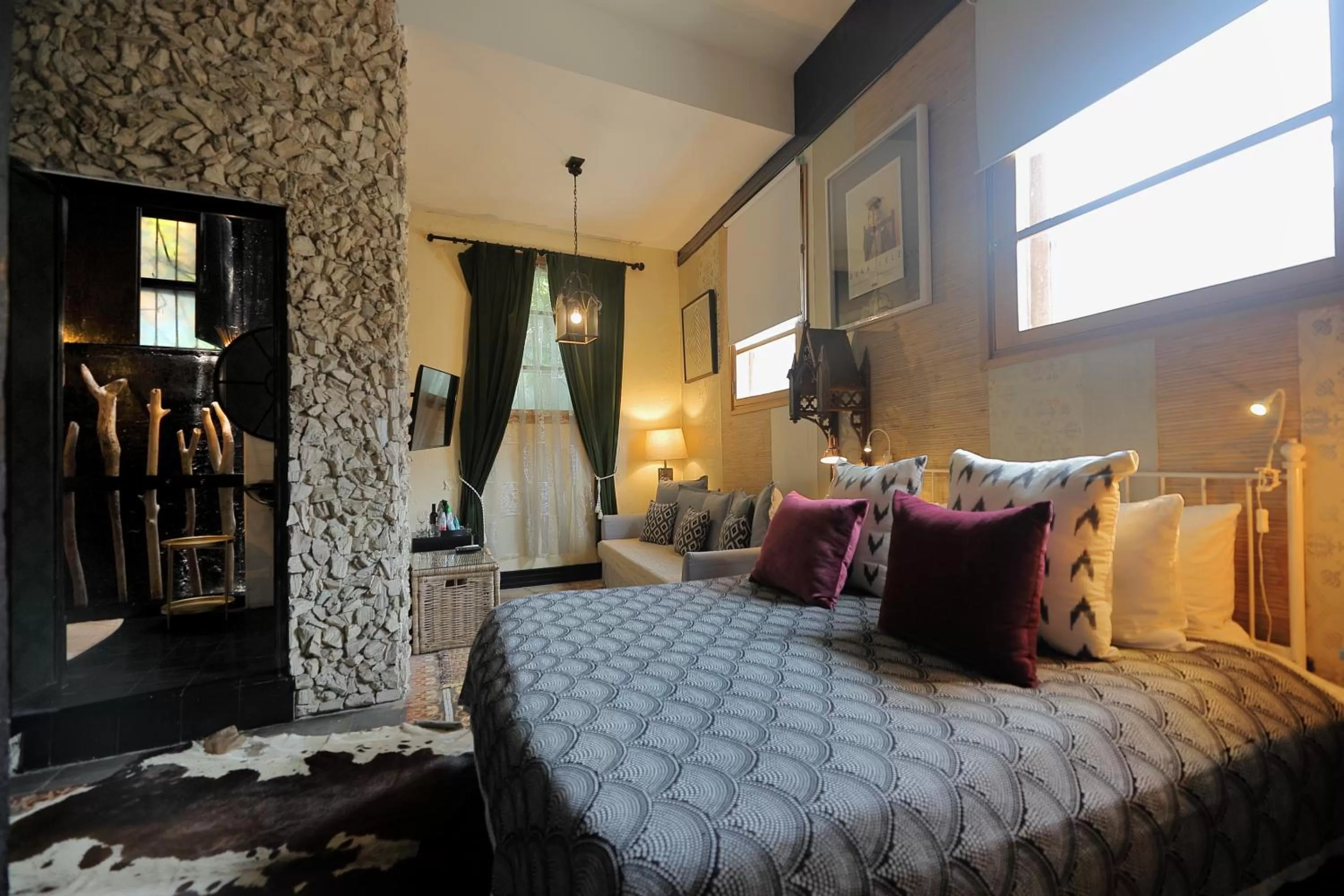 Staff, Bed in Hotel Casa Lola Deluxe Gallery