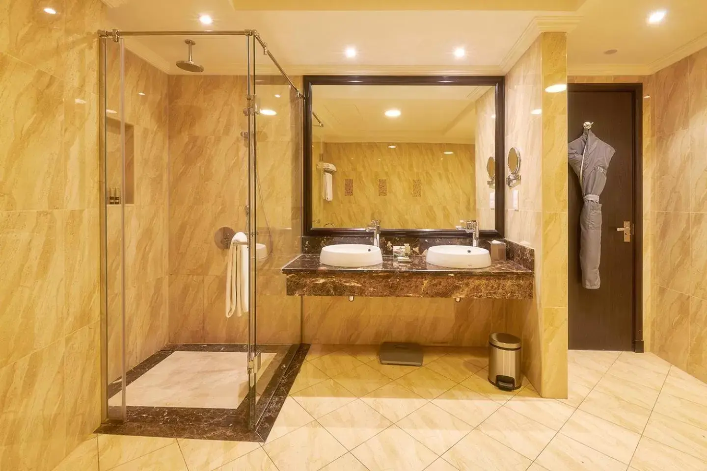 Shower, Bathroom in Bahi Ajman Palace Hotel