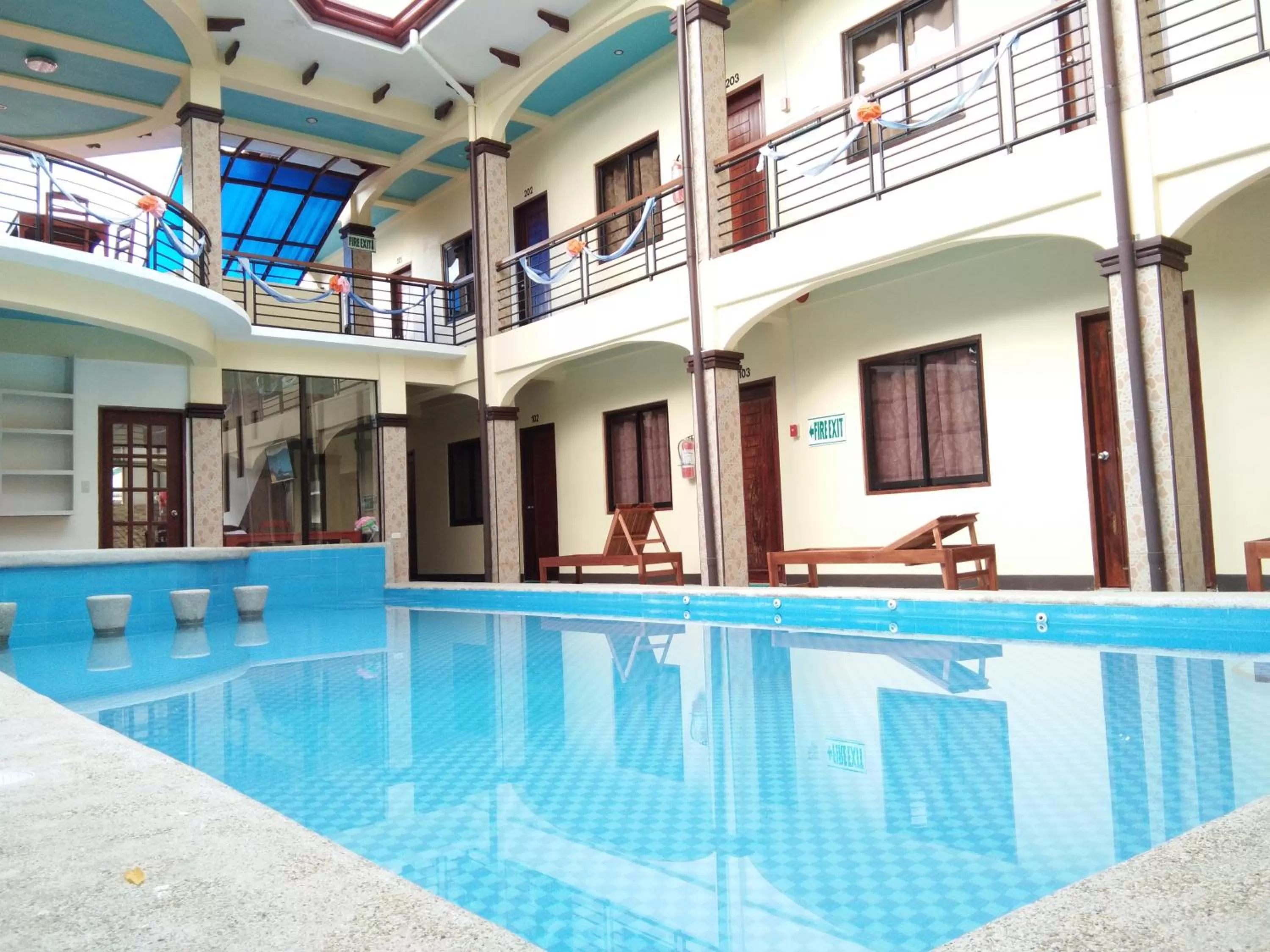 Swimming pool in Mariner's Pension House