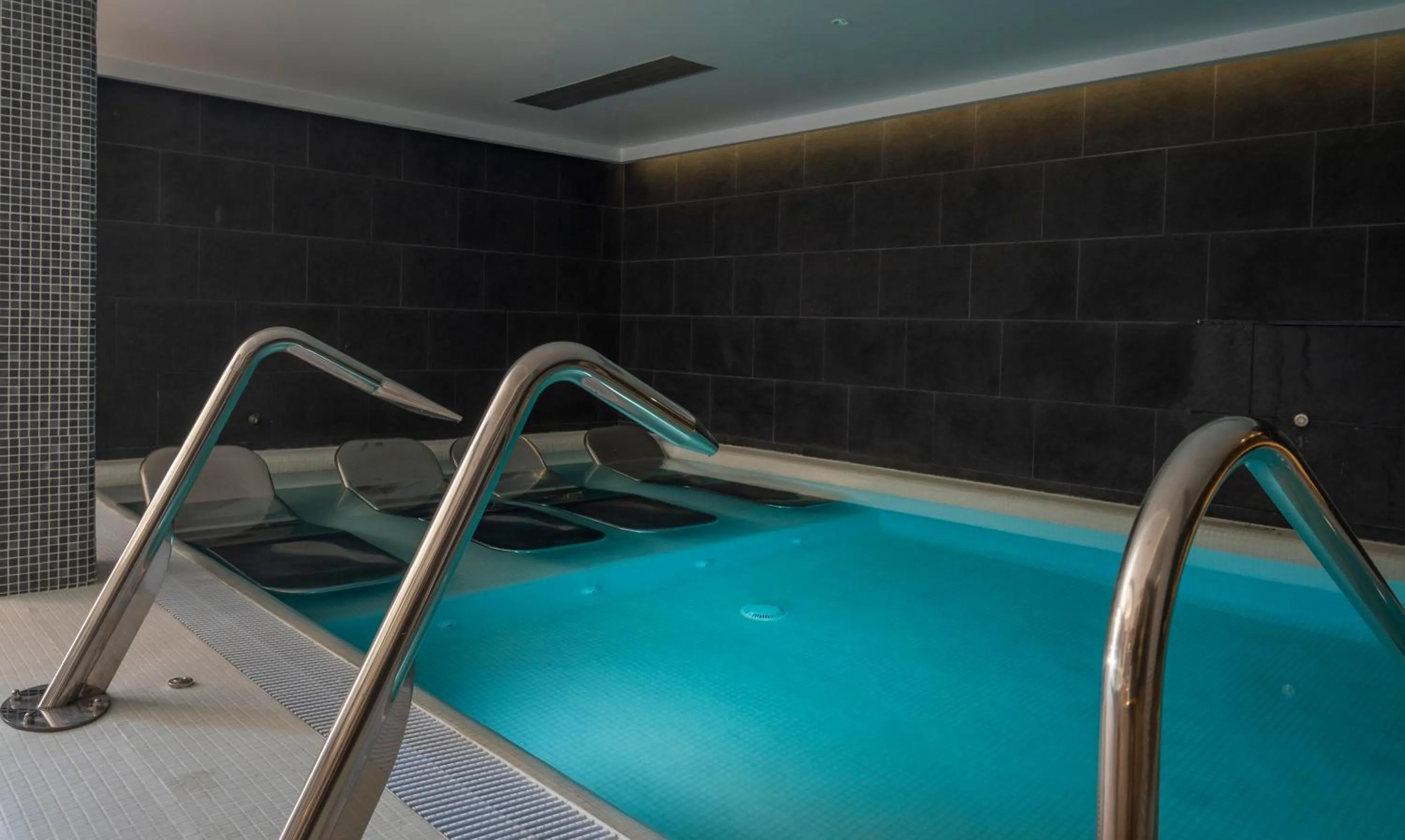 Hot Tub, Swimming Pool in Rosamar Es Blau 4*s - Adults Only