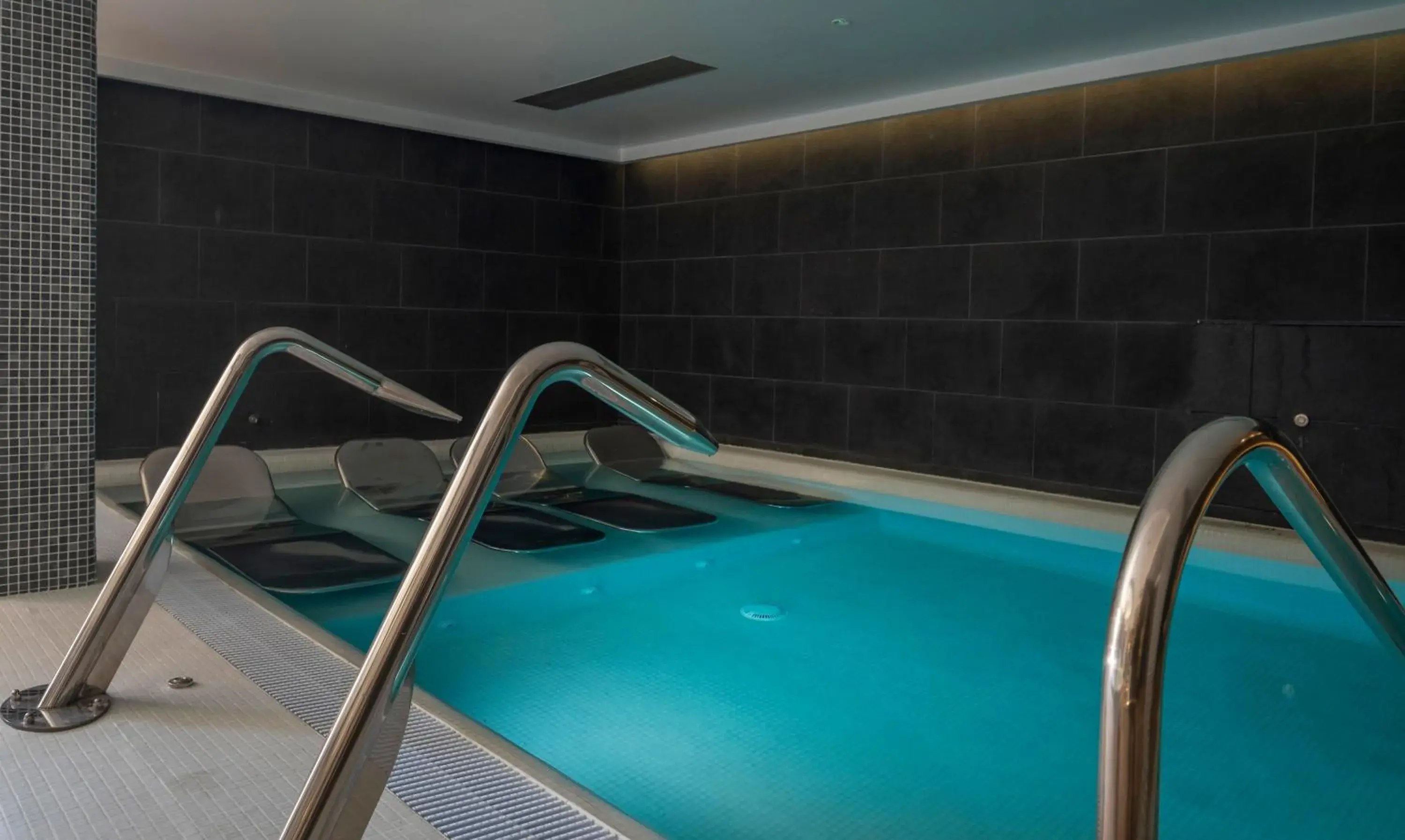 Hot Tub, Swimming Pool in Rosamar Es Blau 4*s - Adults Only