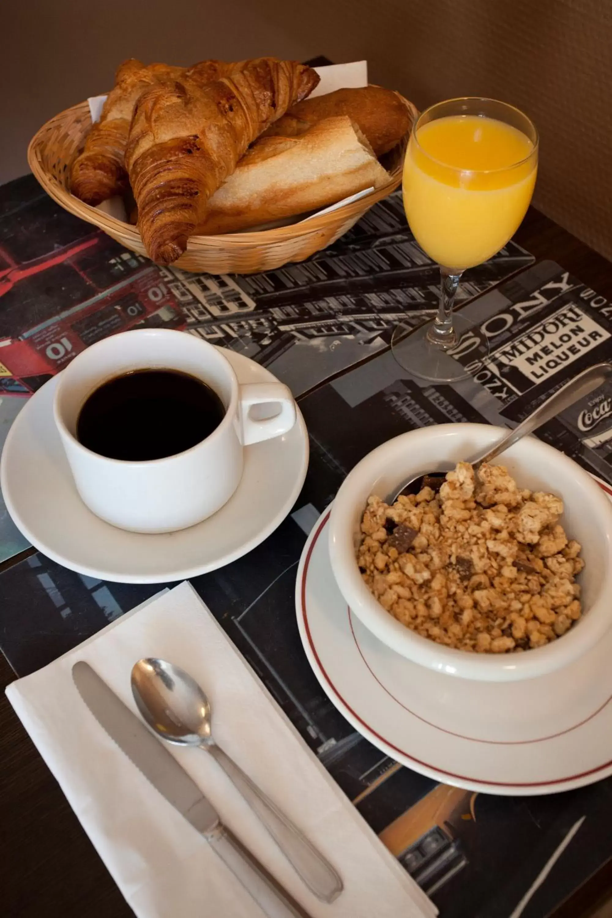 Restaurant/places to eat, Breakfast in Hôtel du Midi