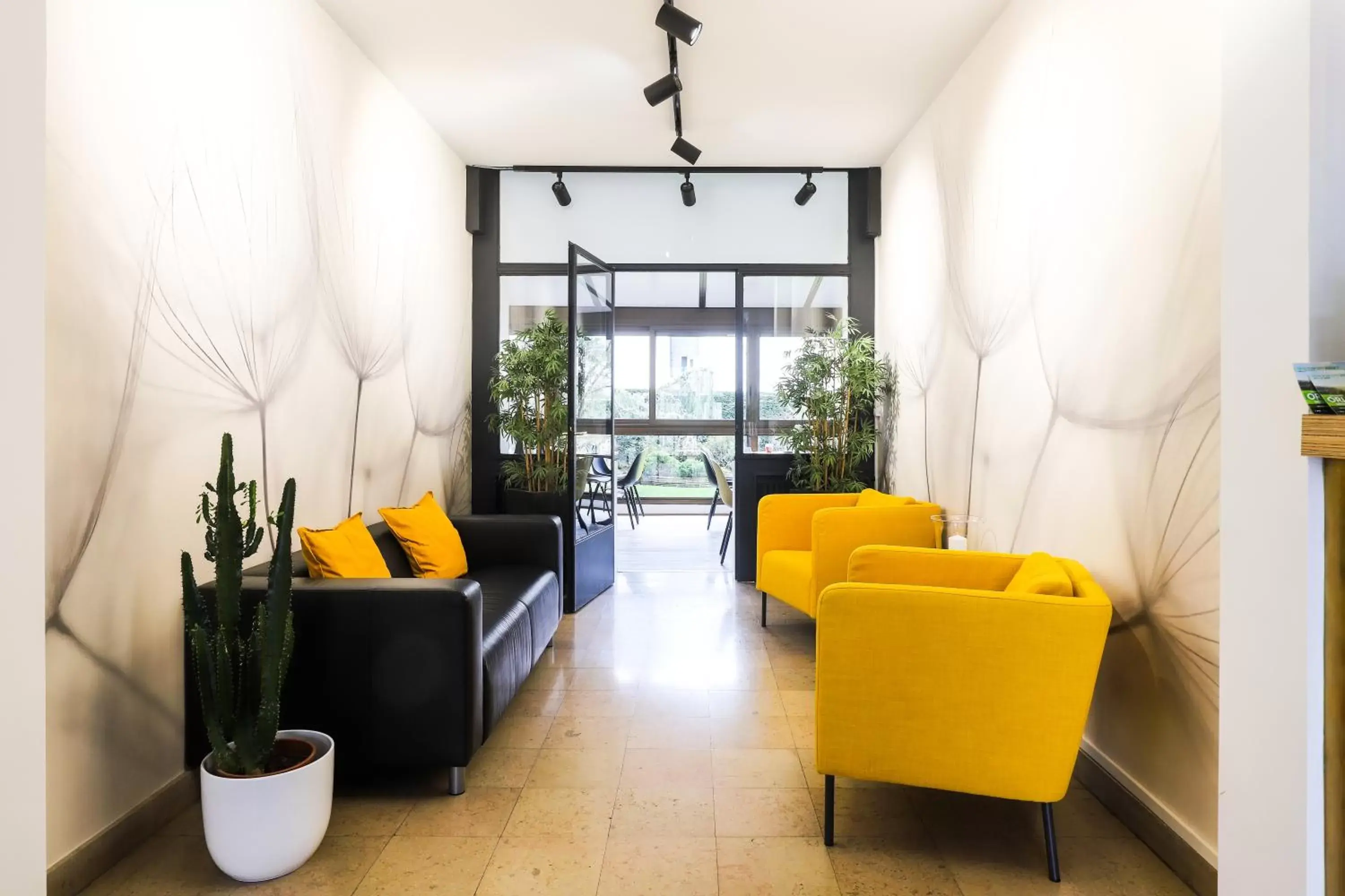 Seating Area in Hotel Des Cedres