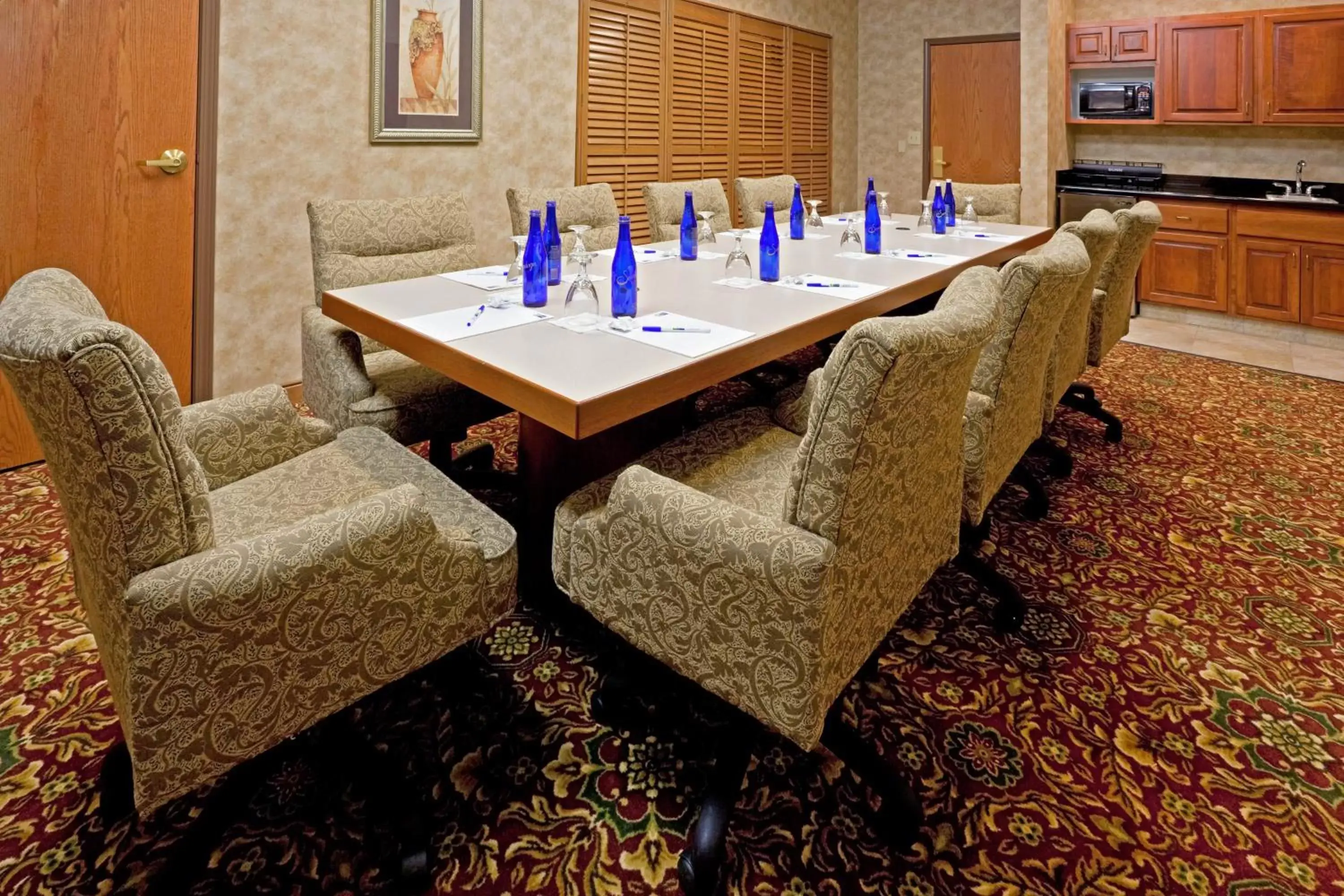 Meeting/conference room in Holiday Inn Express Syracuse-Fairgrounds, an IHG Hotel