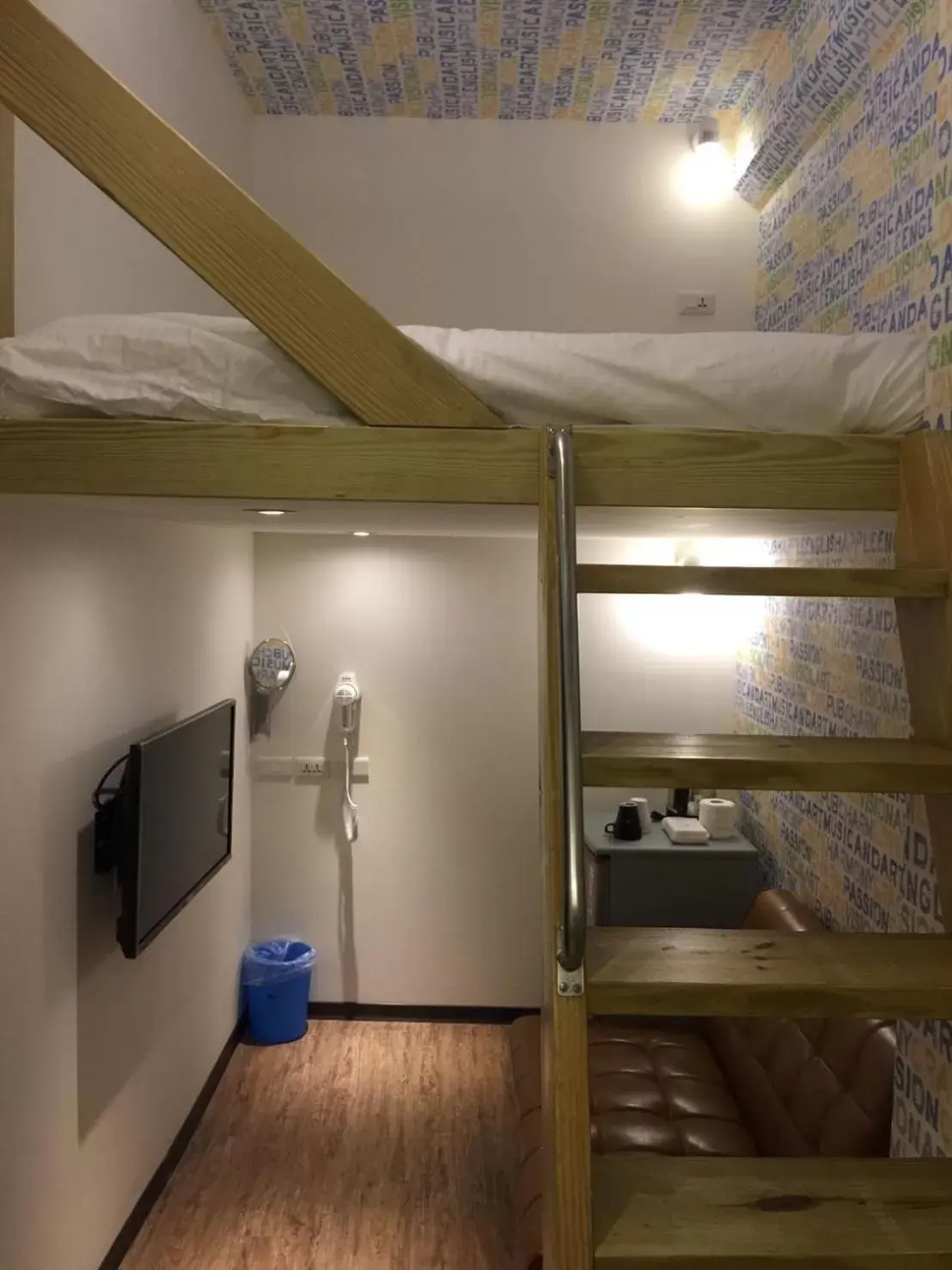 Bunk Bed in Honey Prince