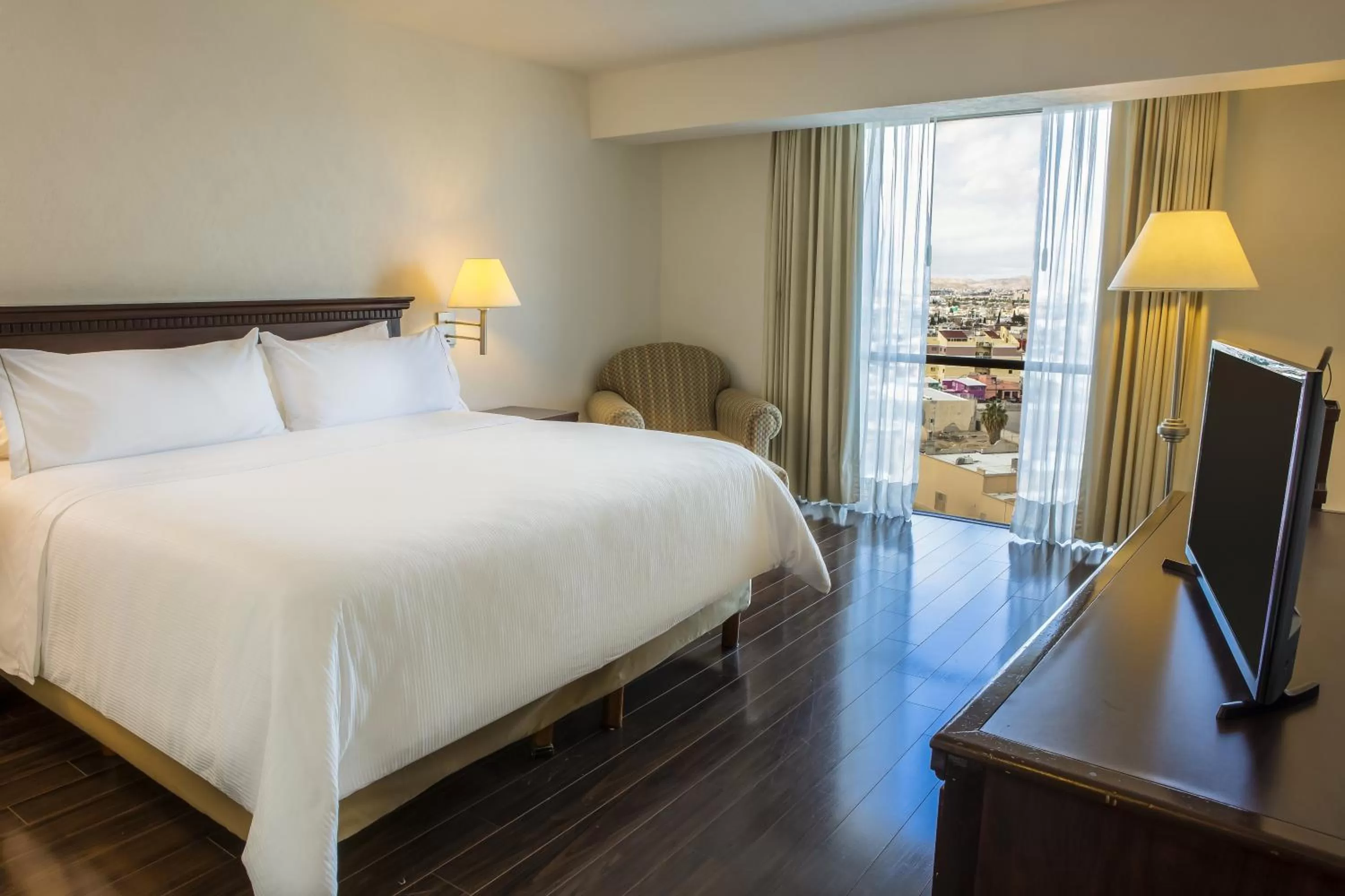 Photo of the whole room, Bed in Fiesta Inn Ciudad Juarez