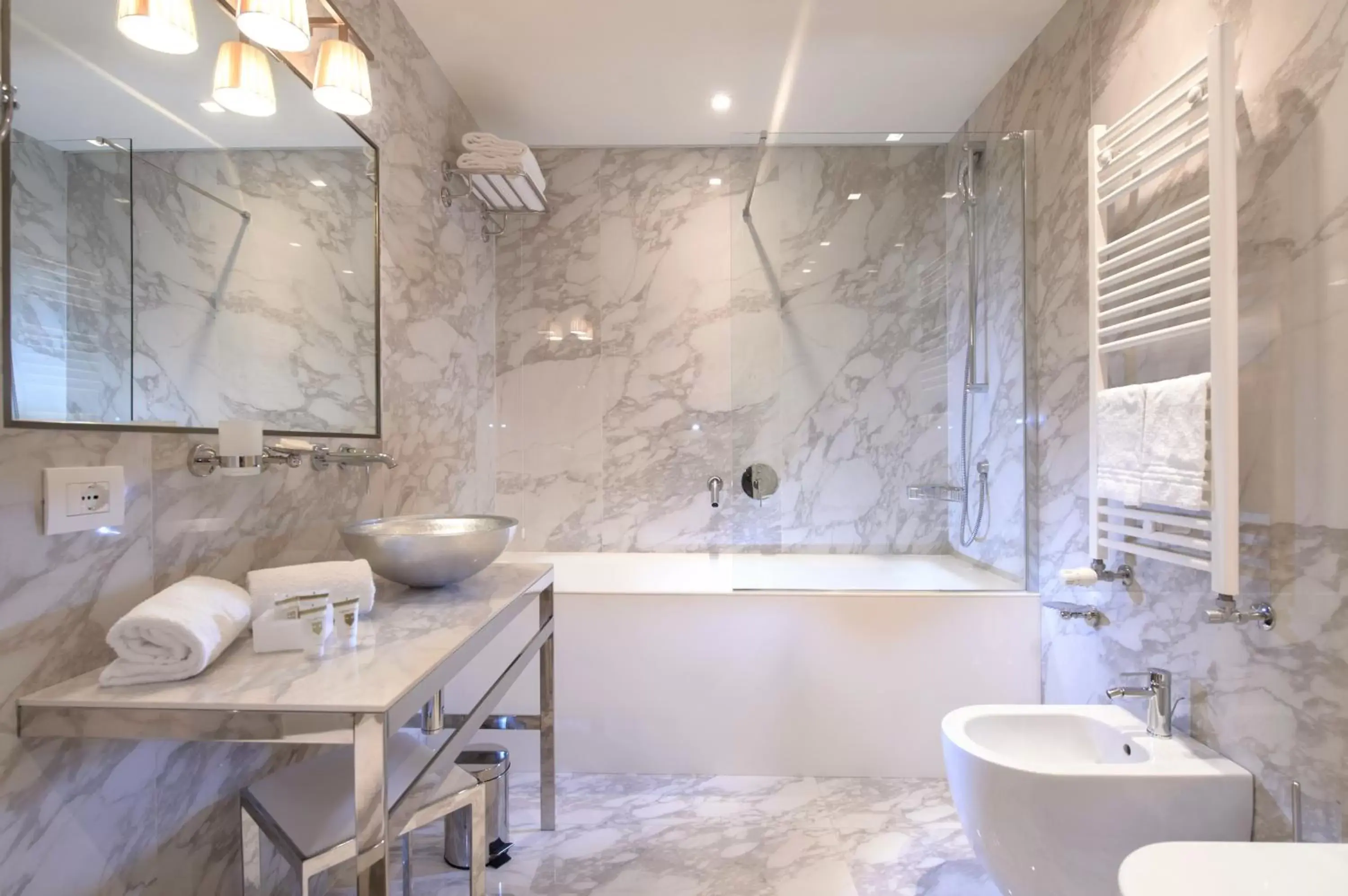 Shower, Bathroom in Palazzo Veneziano - Venice Collection