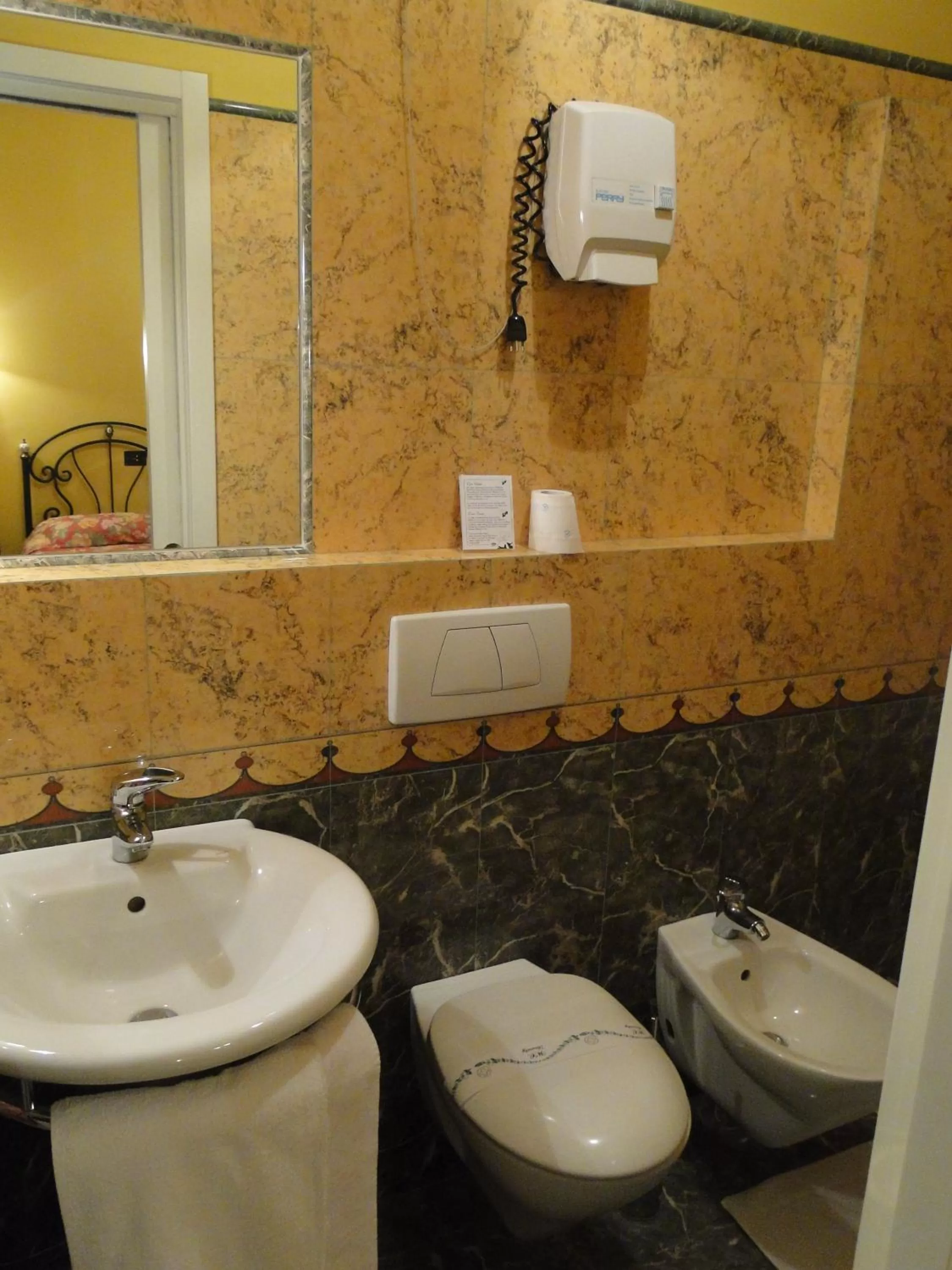 Bathroom in Le Lanterne