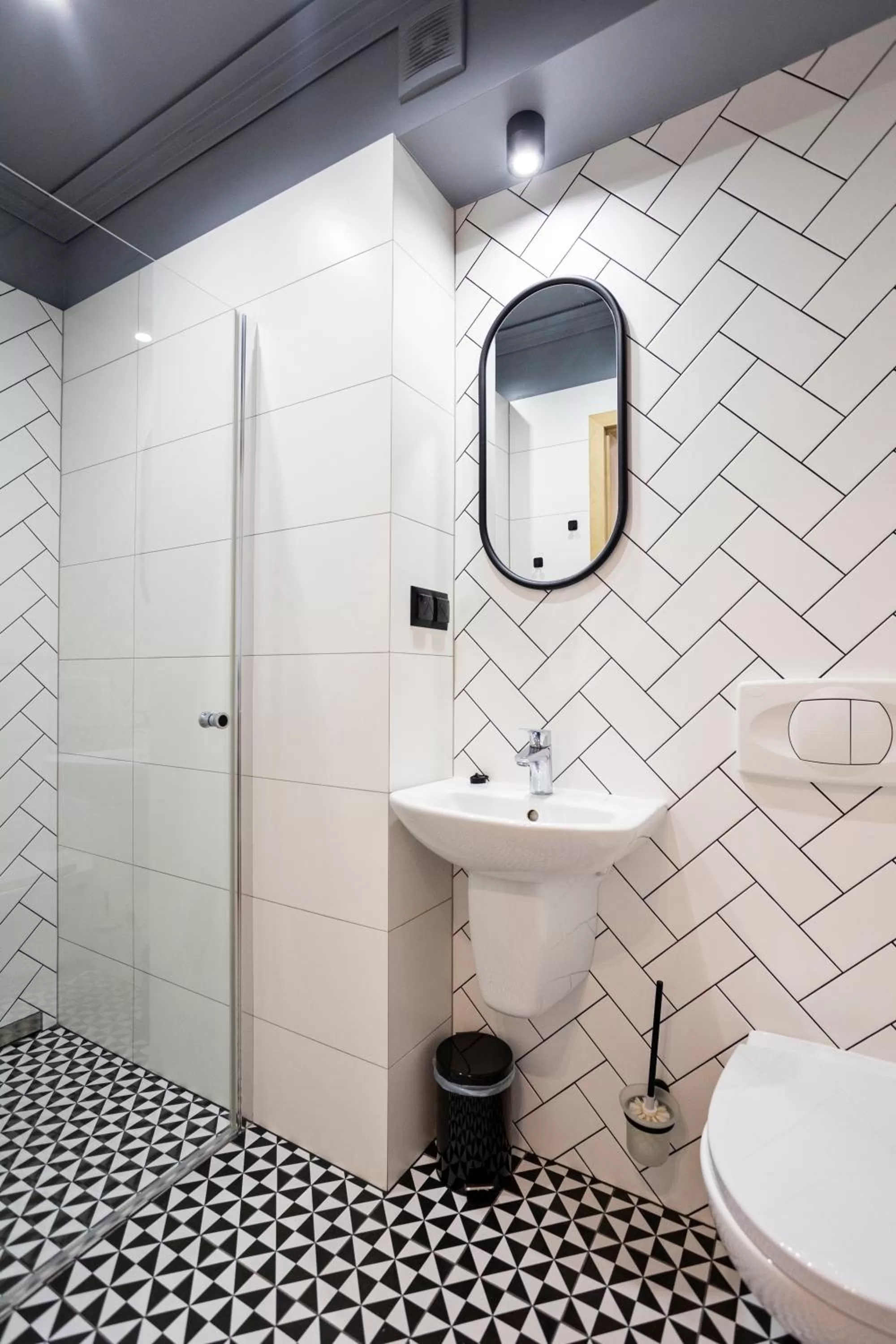 Shower in Szuflada Rooms